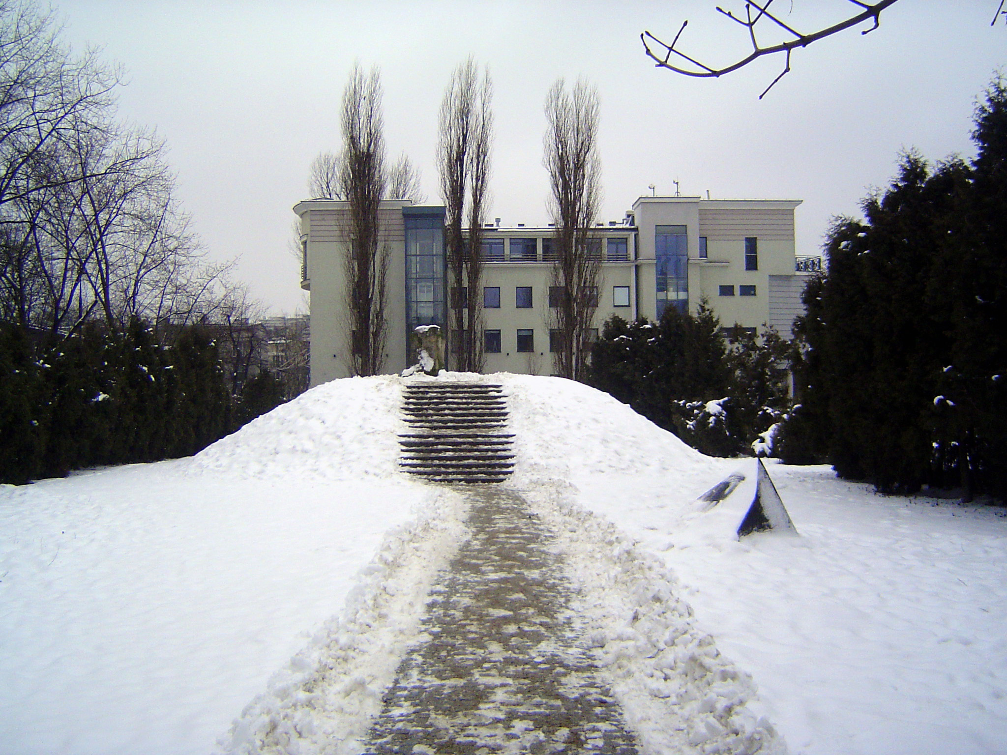 The Mila 18 Memorial is on the site of the underground headquarters of the Resistance. Rather than surrender, its occupants blew themselves