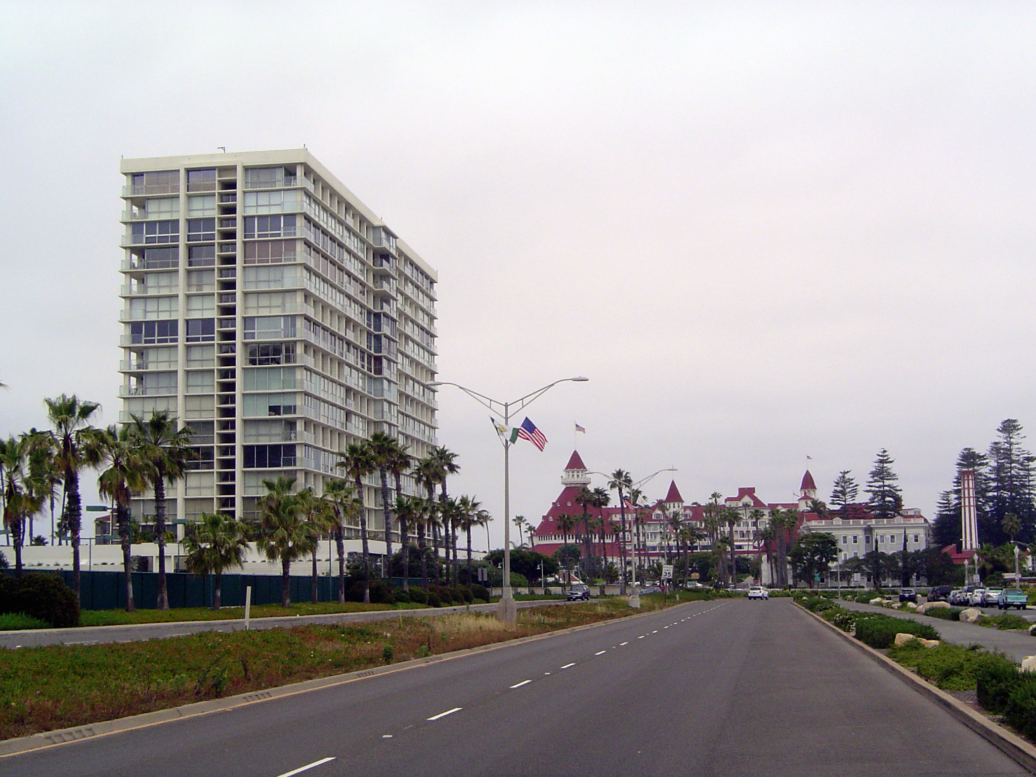 We've been rebuffed in our effort to get to the beach at the border: the park there was closed, despite published hours. So we'll head up to