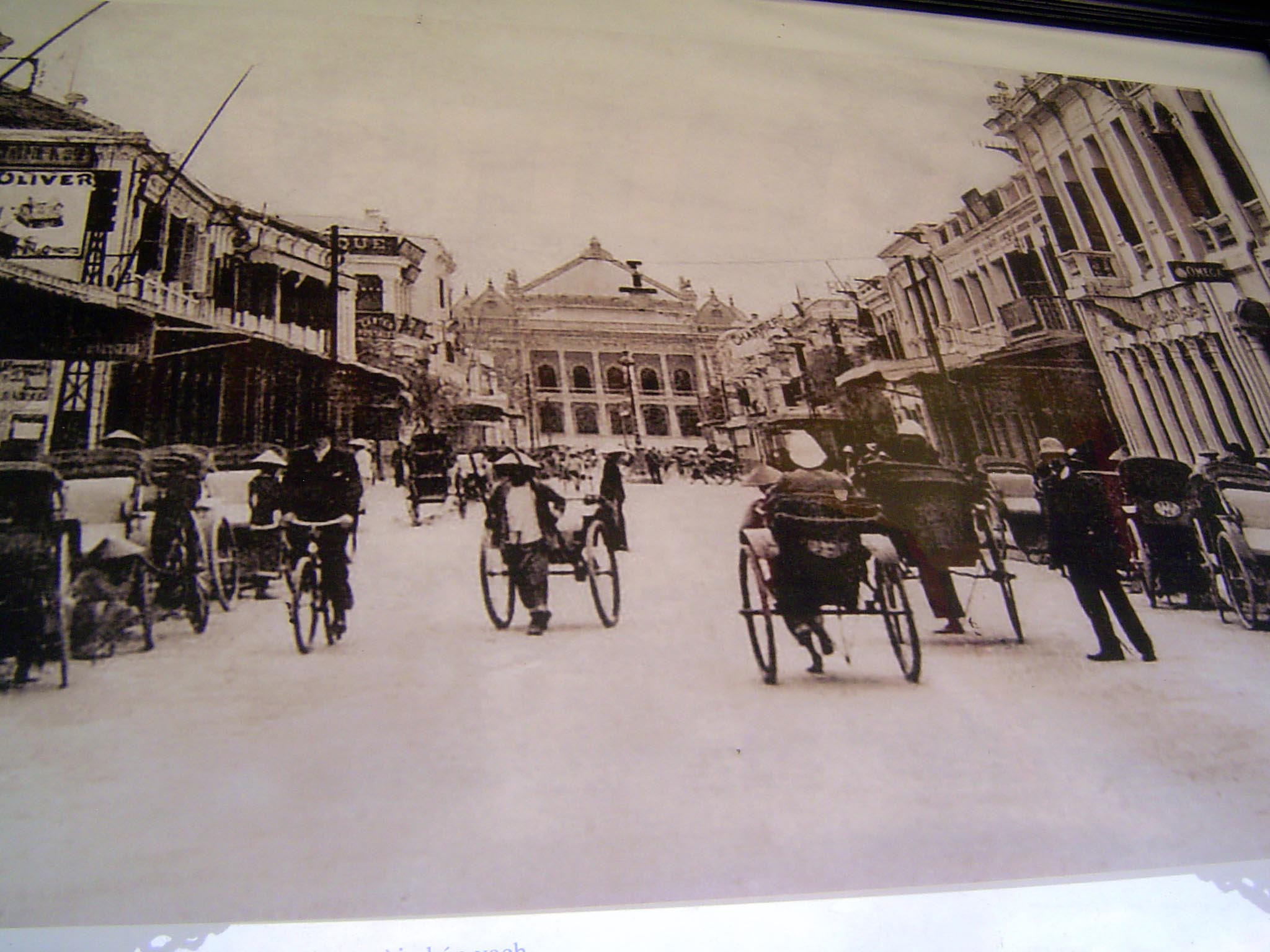 The main commercial street developed by the French terminated at the Opera House. It was called Paul Bert Avenue. Now it's Trang Tien. Henri