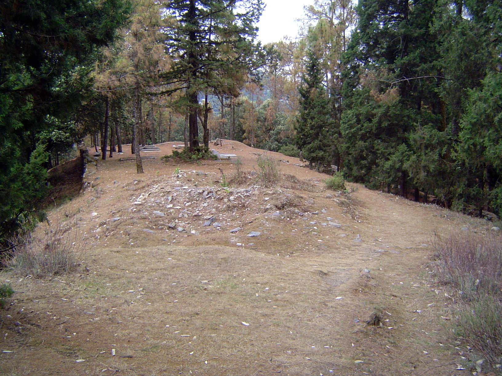 But of course: a British cemetery, in fact the cemetery of the headquarters of the Eastern Command, which was located here in Nainital.