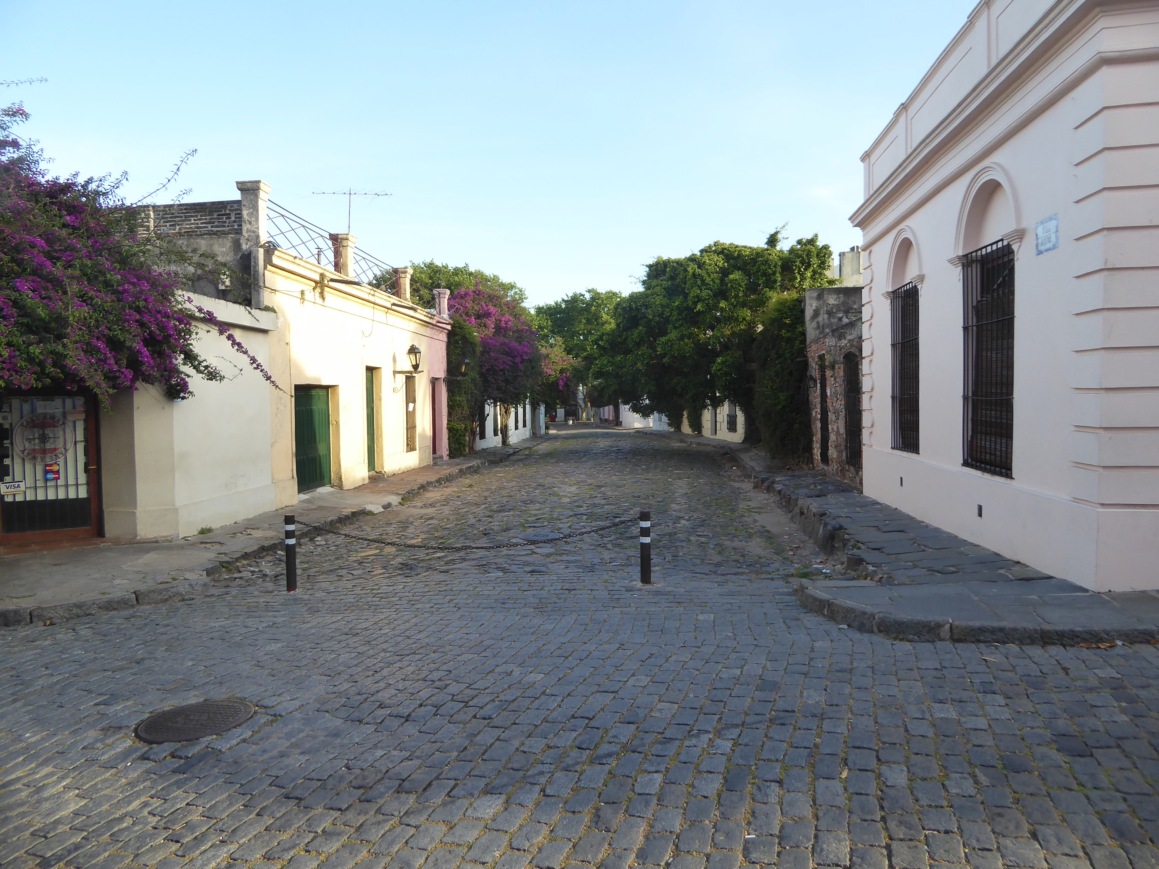 Traffic is excluded on many streets. Once again there's the contrast between older and newer paving.