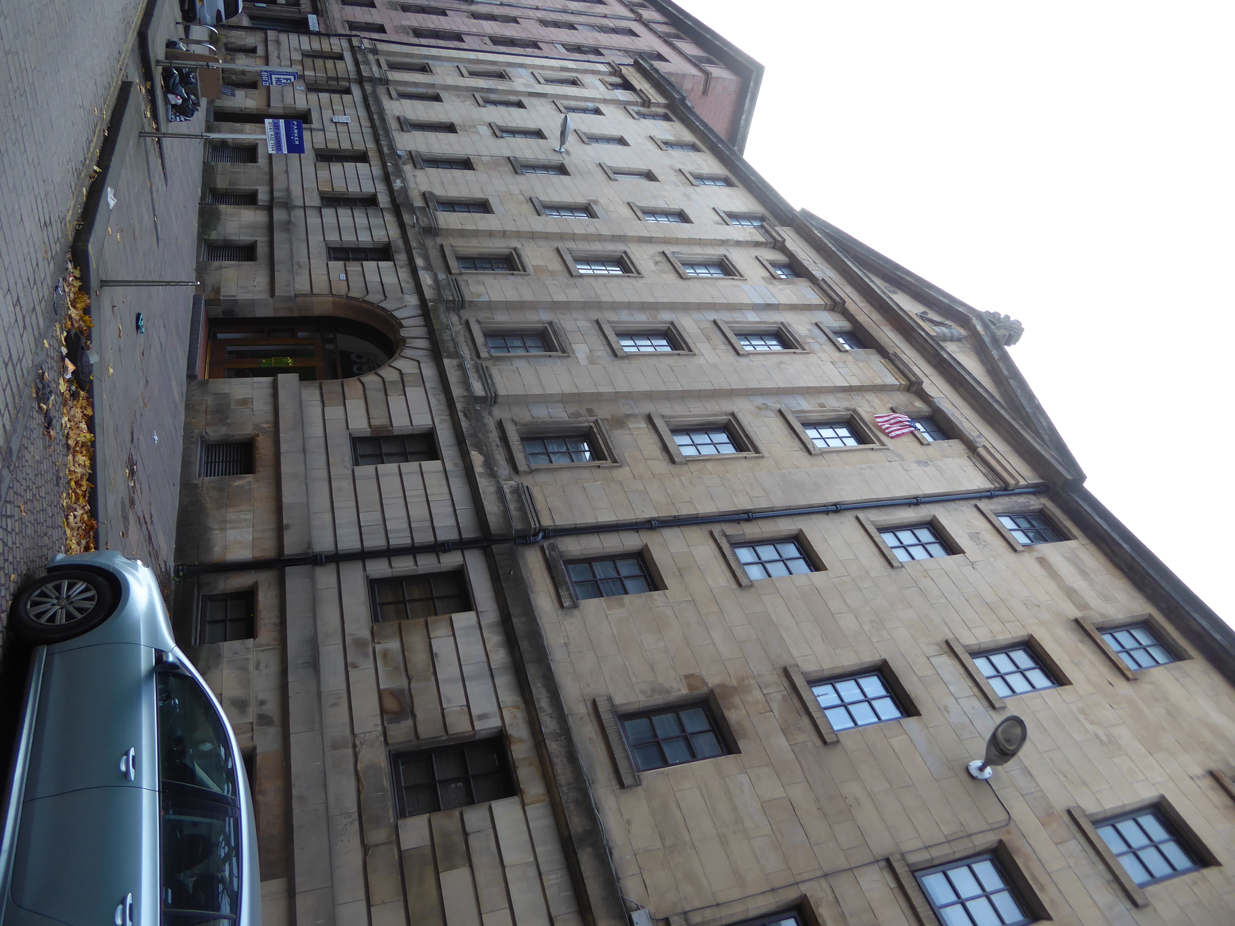 Here's the building next door, more proof of the importance of the River Clyde in the old days. This one dates from about 1848.