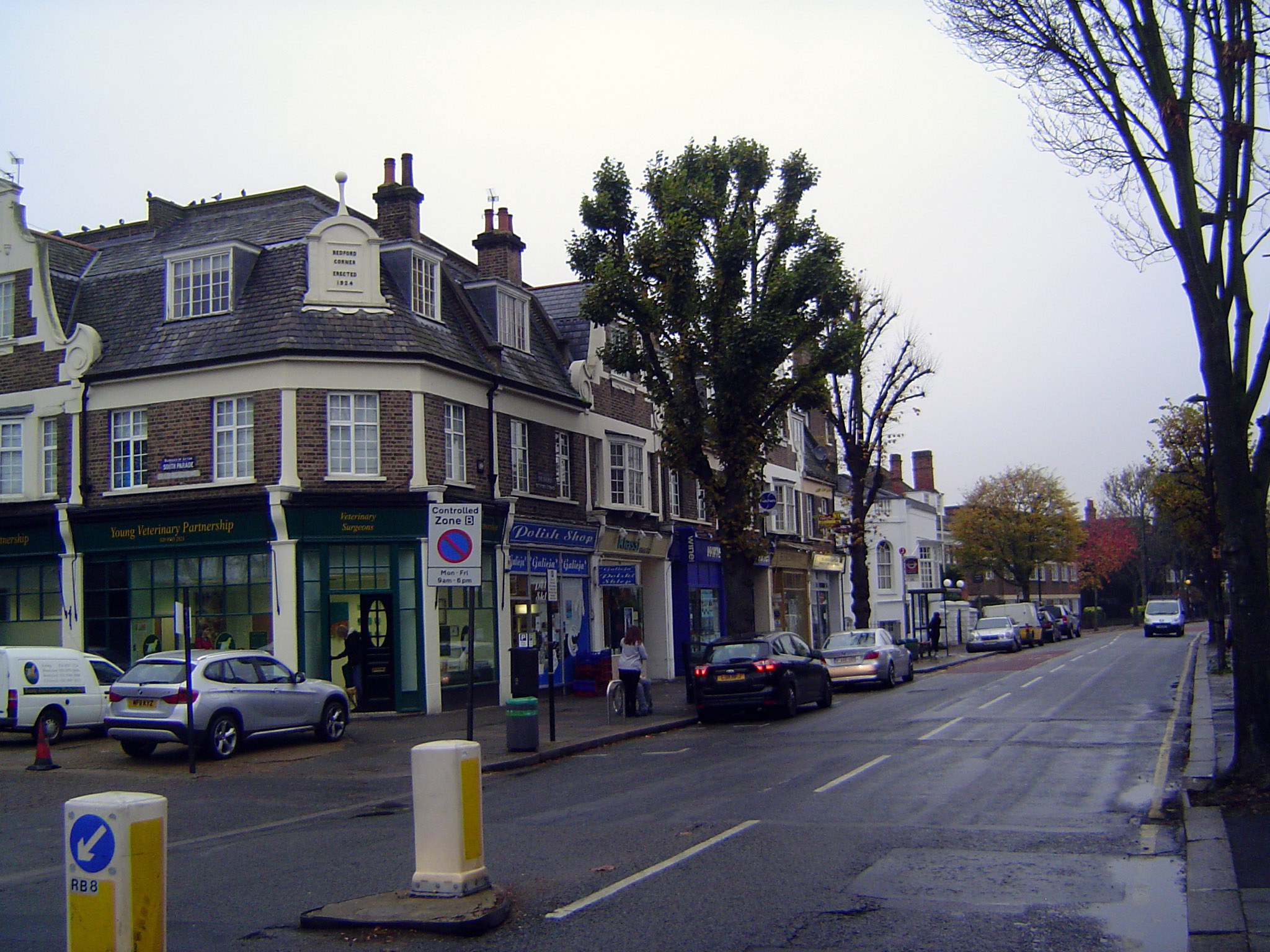 What about the middle class? We're come out to Bedford Park, about five miles west of Buckingham Palace and just north of the Turnham Green