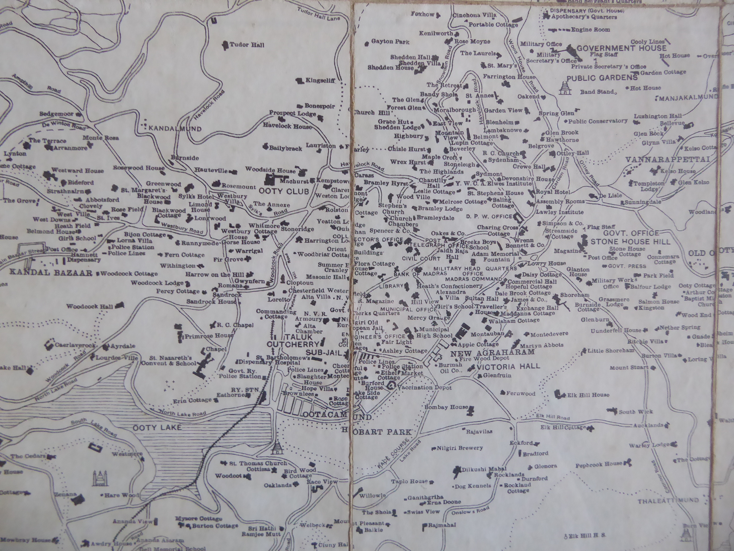 Government House is marked at the upper right on this map from the 1920s. Ooty Lake is at the lower left. St. Stephen's is just to the right