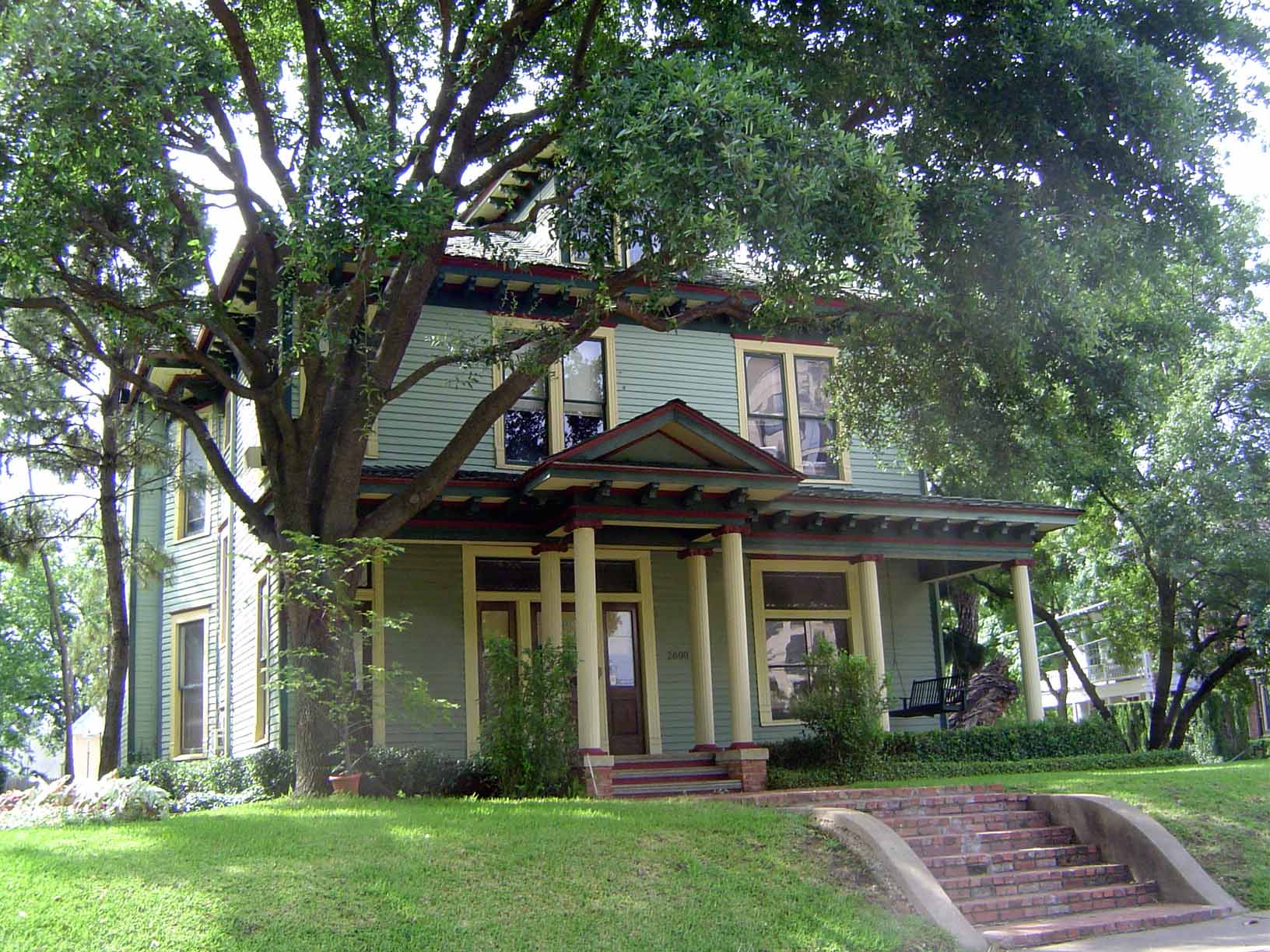 This house, like the previous one, is in the neighborhood called State-Thomas, which at least until the 1940s was a Black neighborhood in a