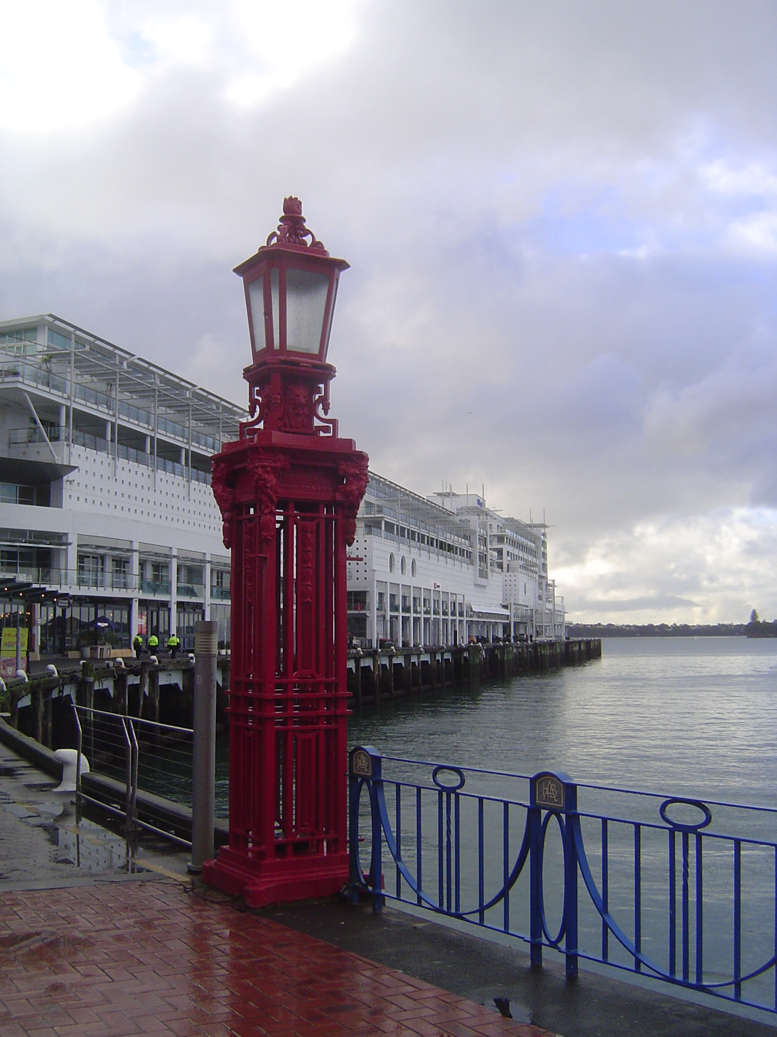 Here's the pier from which the previous picture was taken. It's Prince's Wharf, which opened as the Queen Street Wharf in 1913. That's when