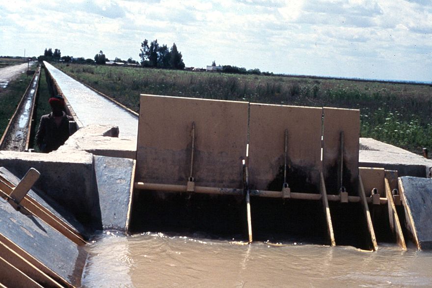 The steel plates that control local distributaries can be raised or lowered—and locked into place—to release a precise quantity of water.