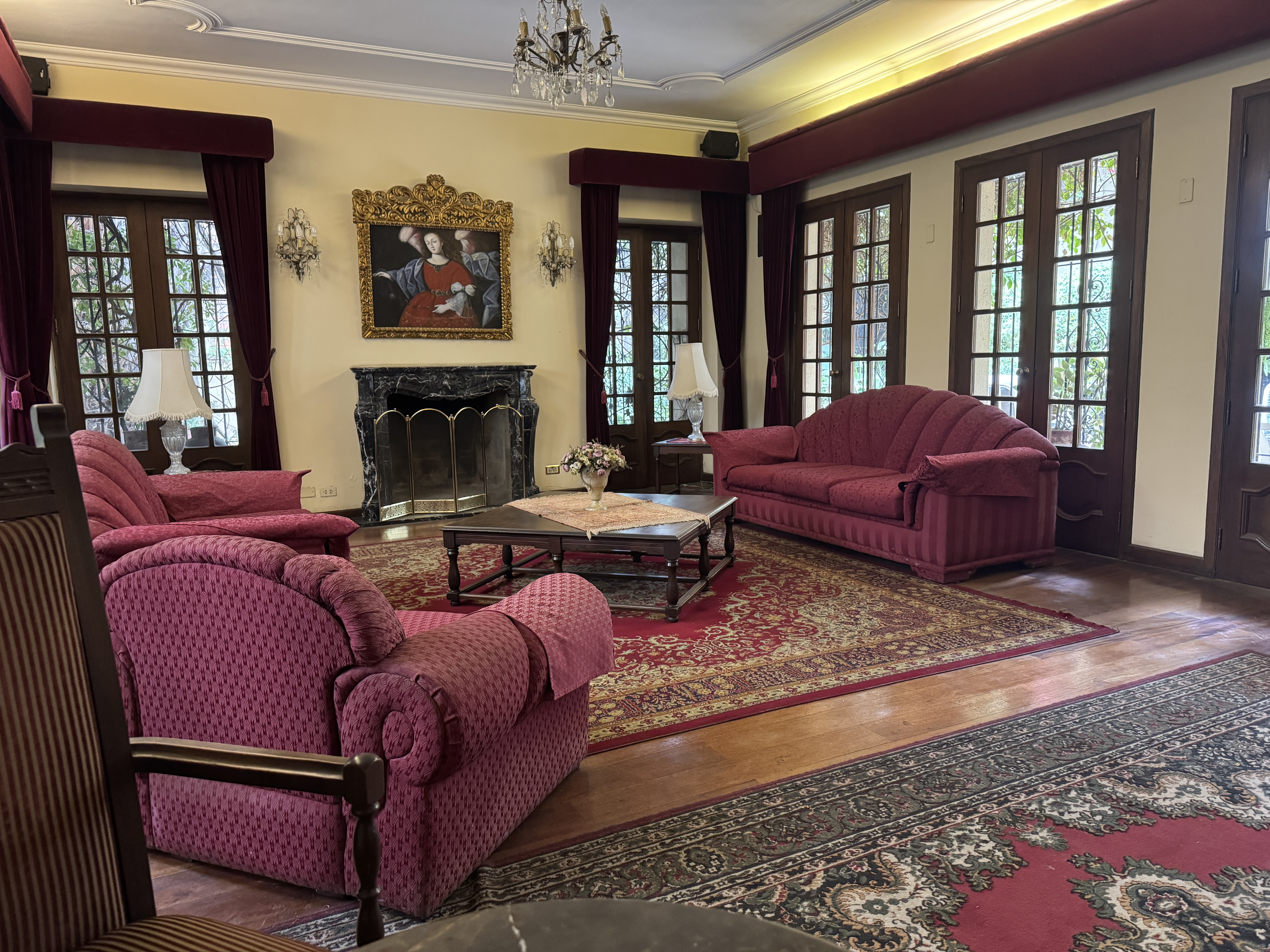 One such house is now a hotel with public rooms big enough that you can feel like an old-fashioned aristocrat.  It feels good.