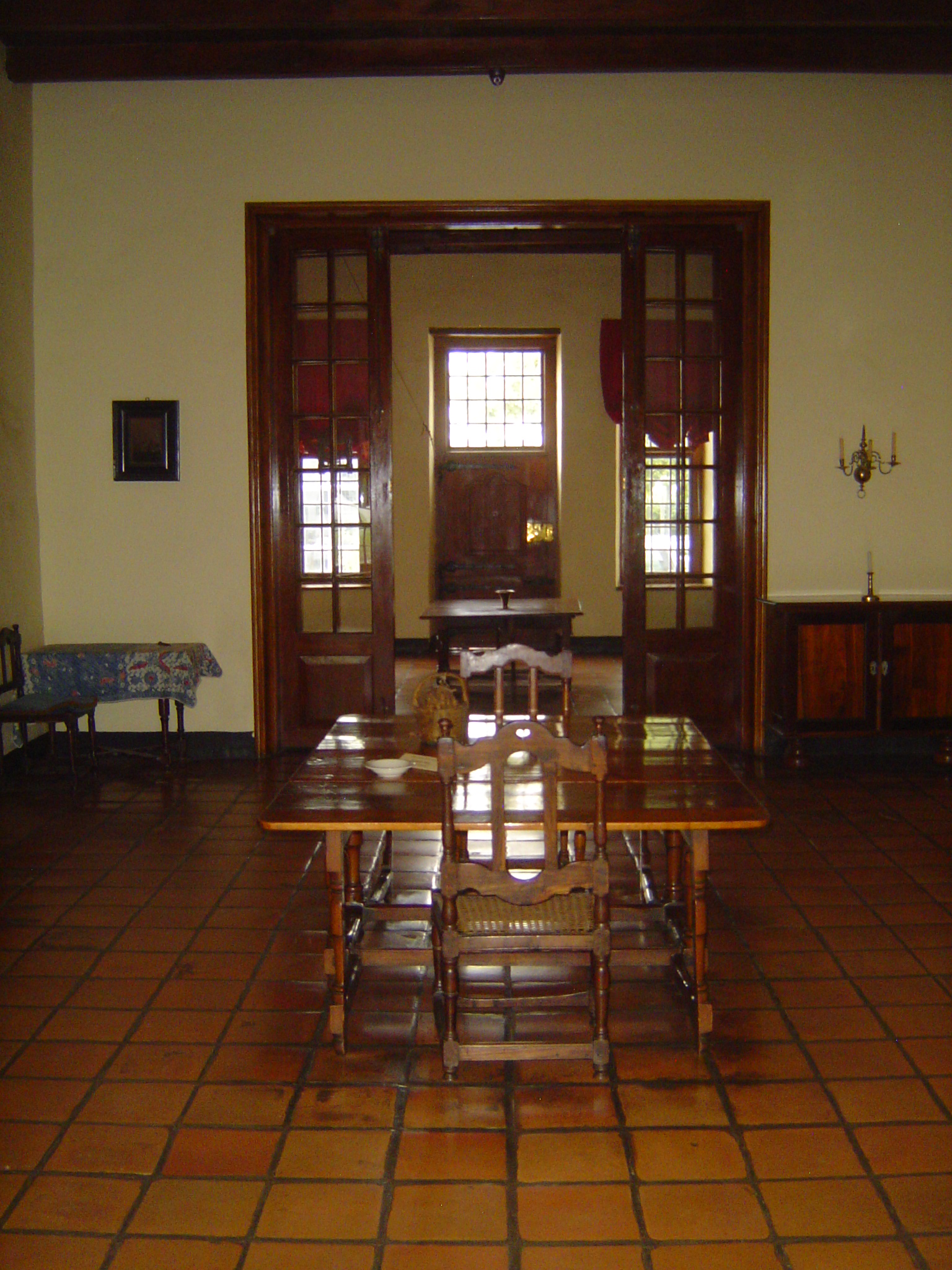 Much higher on the hog, this it the Blettermanhuis, with perfectly hung doors between rooms. There are four panels, and they swing silently