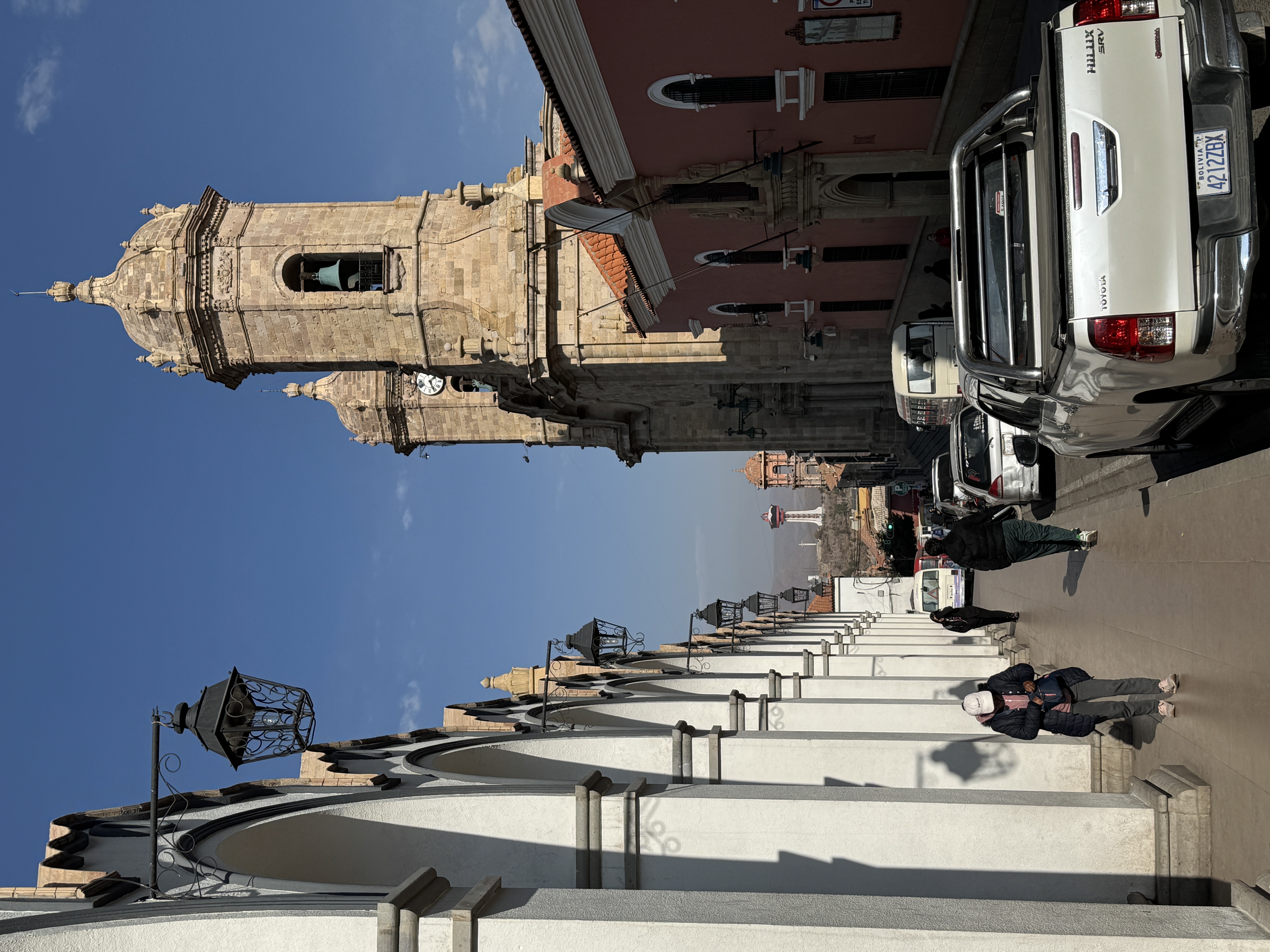 We're on Calle Hoyos and very close to the 4030.  We're also approaching the cathedral, which of course fronts the plaza.  Attention: get us