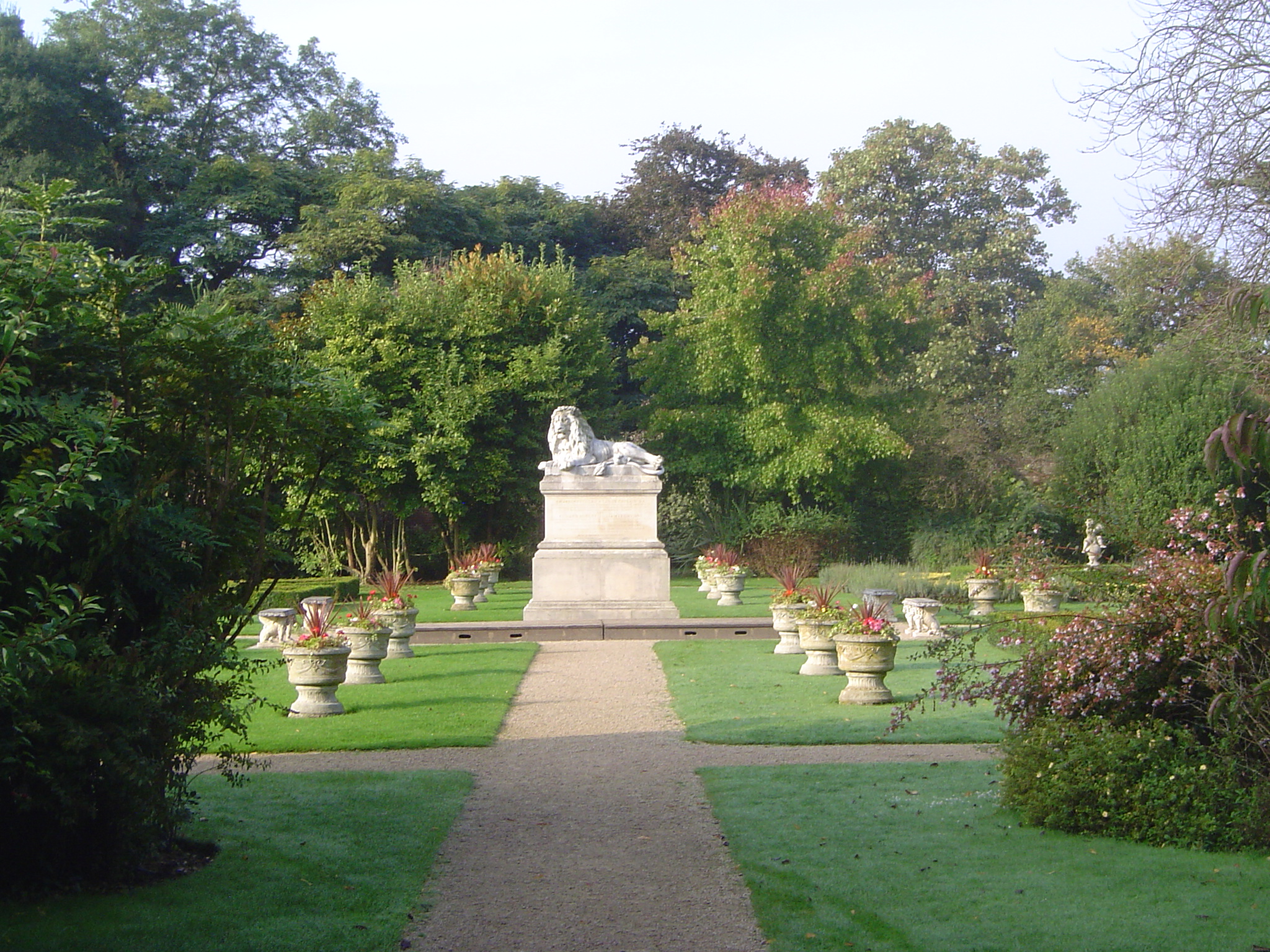 A quick detour now to Sunbury on Thames, where, about three miles south of Heathrow Airport, there's another monument to Lendy.