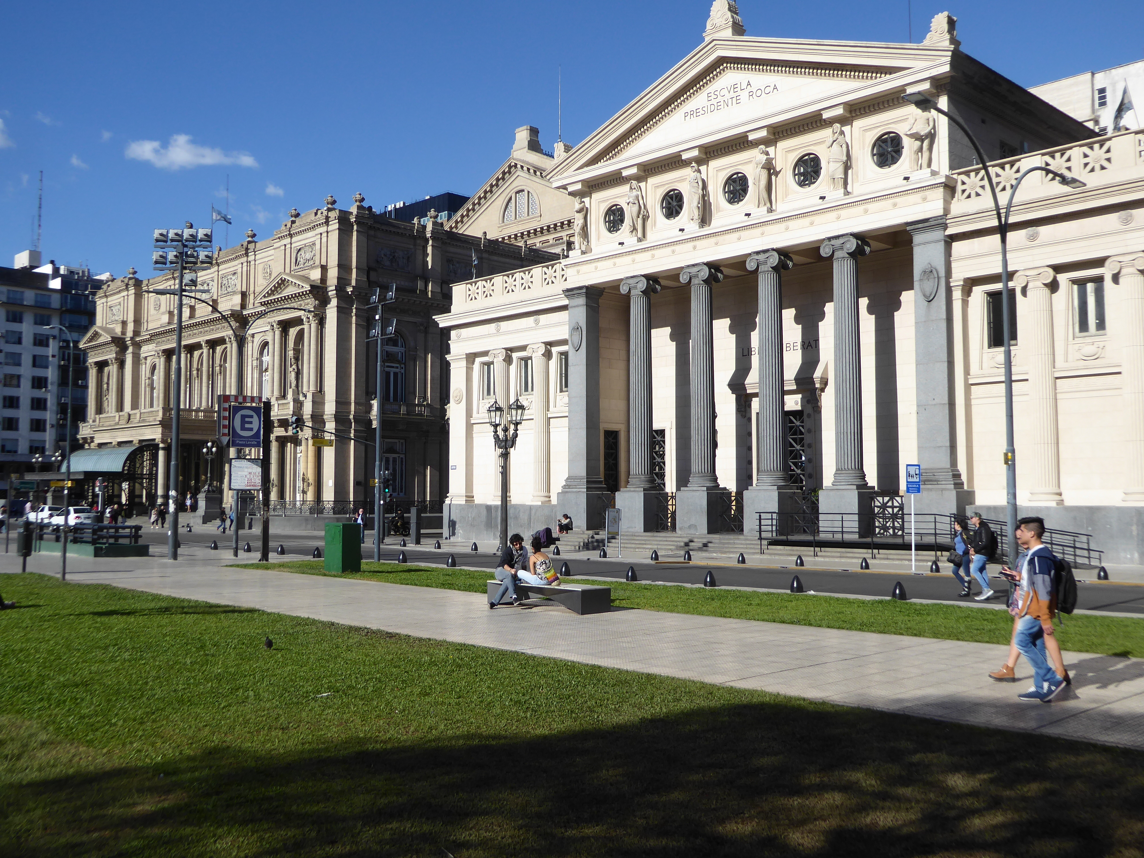 Speaking of theaters, here on the left is the famous Teatro Colon, which opened in 1908 with yawn Aida. Several architects were involved, in