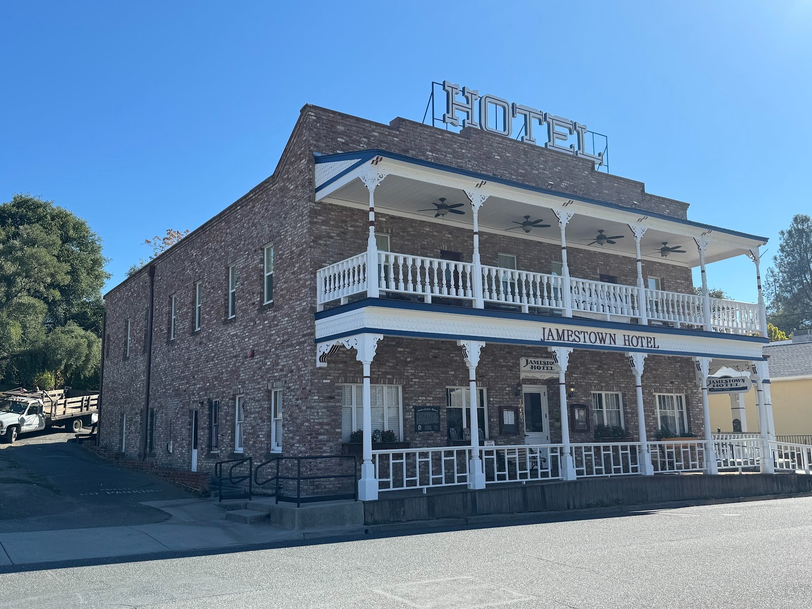 In 2019 the same band bought this hotel  in Jamestown, which is a few miles farther along and which was rebuilt in 1919.  I'm still puzzled