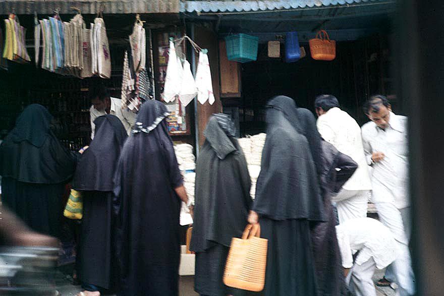 Hyderabad still has a Muslim minority, and they're strongly concentrated in the vicinity of the Char Minar. A sight like this, with women in