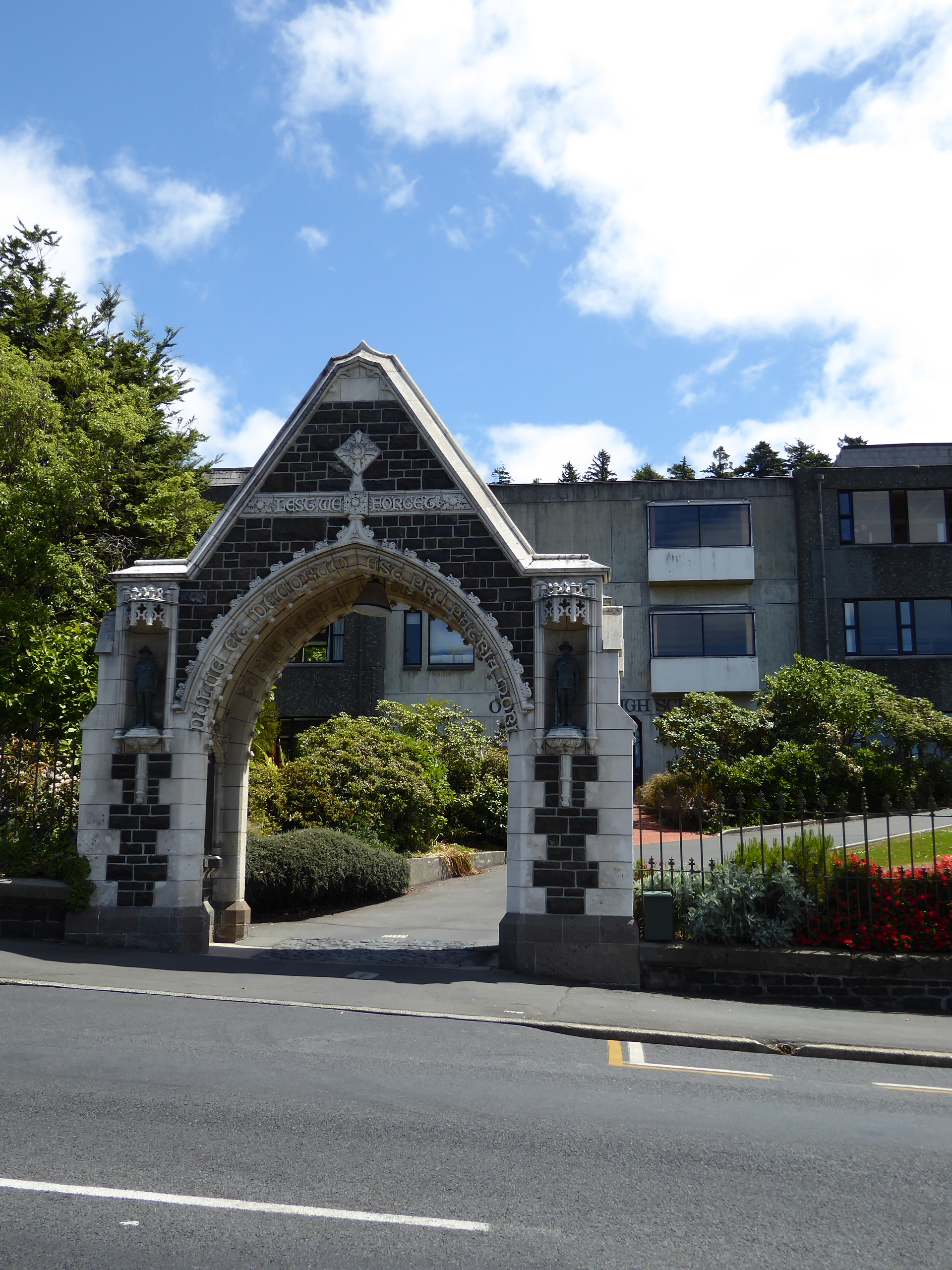 Forget the modern building at the rear; just look at the gate, which presents another Great War reminder. You can just make out a hint of th