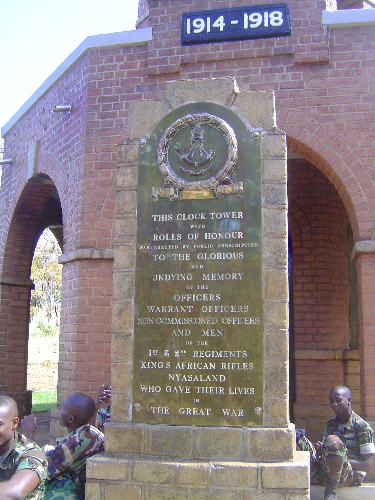 Plaque.