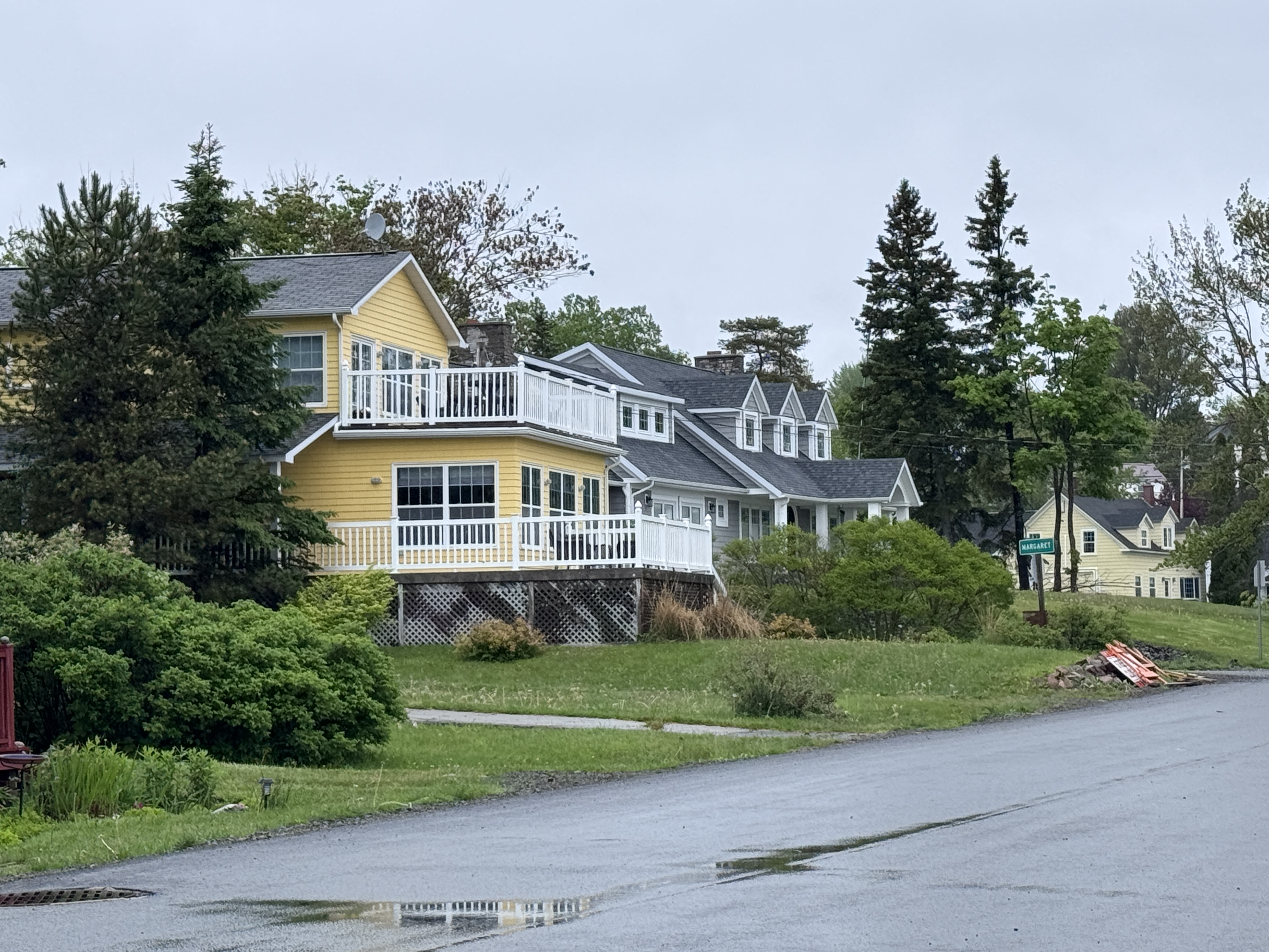 Warner never saw the likes of these.  "Baddeck was  a clean-looking village of white wooden houses, of perhaps seven or eight hundred inhabi