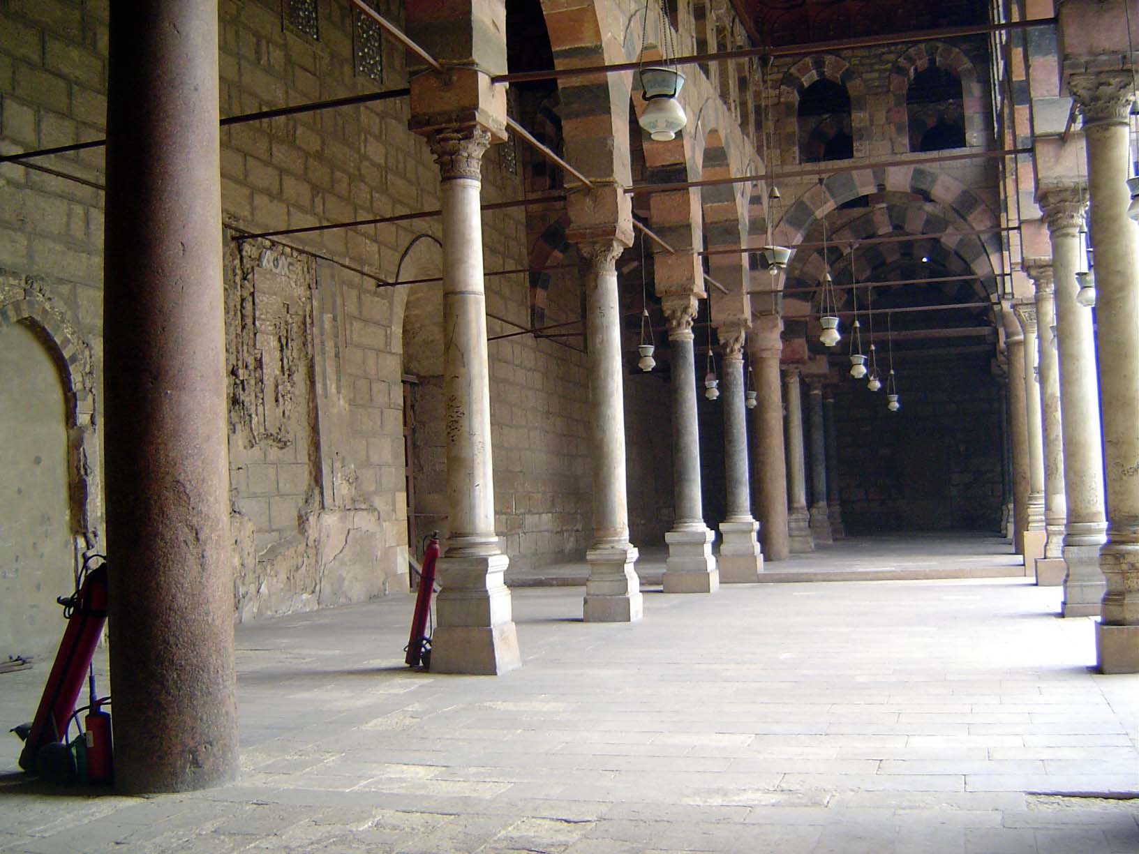 Not that al-Nasir Muhammad's architects weren't beyond salvaging columns where they could find them and putting them up without the least wo