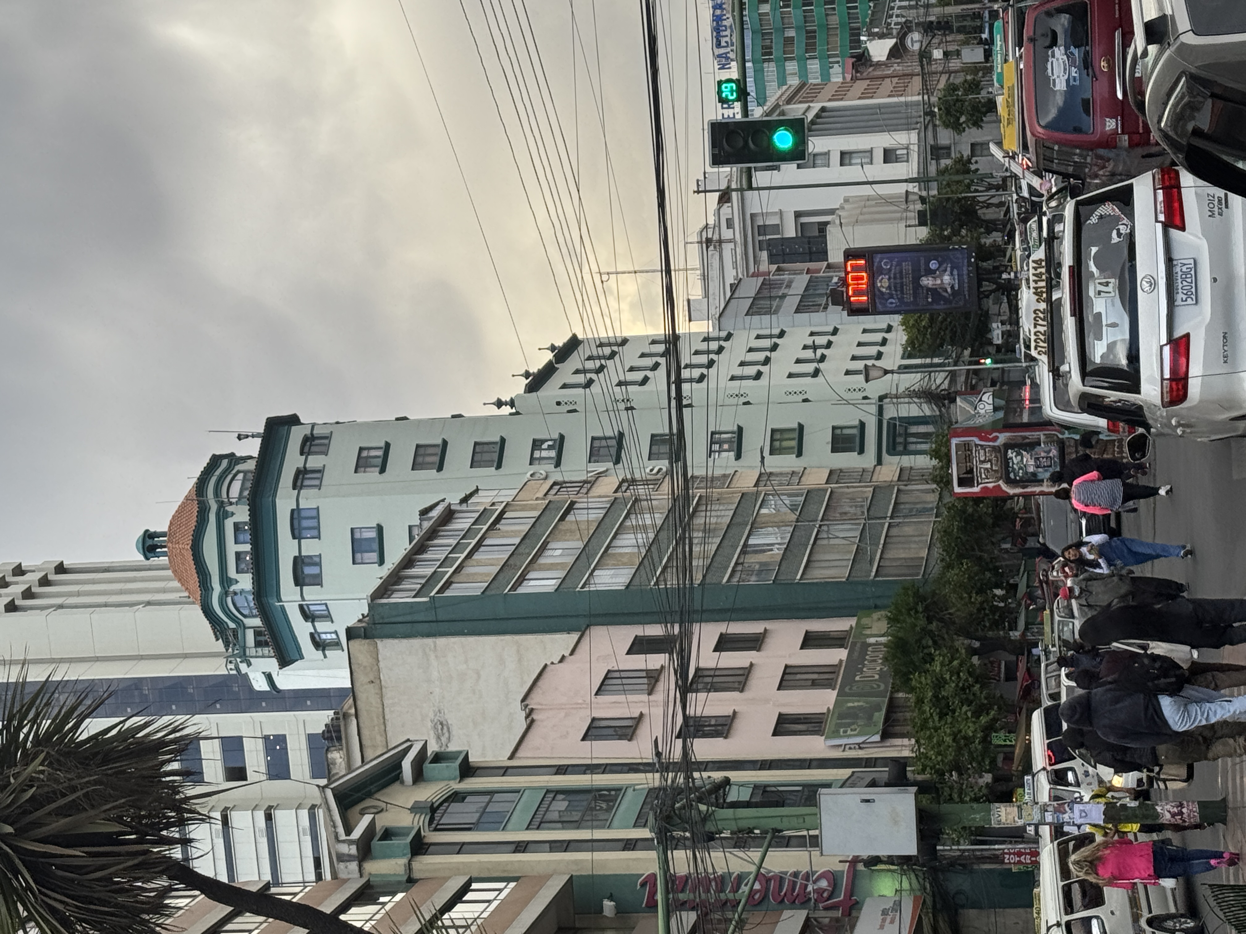 I'm only here because the obelisk is a landmark on the avenue named for Mariscal "Marshal" Santa Cruz, who briefly unified Bolivia and Peru