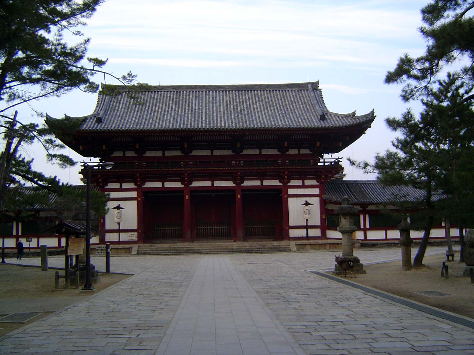 Further on, the architectural entrance to the temple courtyard. It's more or less permanently closed; the actual entrance is off to the left