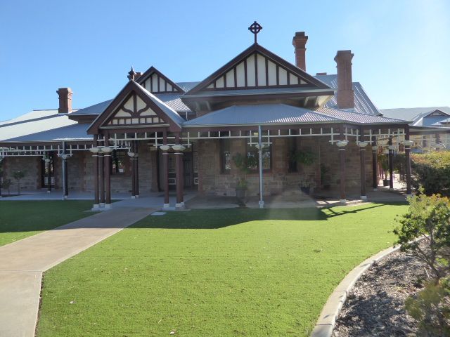 His rivals for domestic splendor was usually mine managers. Here's the home, from 1903, of the Central Mine Manager. Tenures could be long: