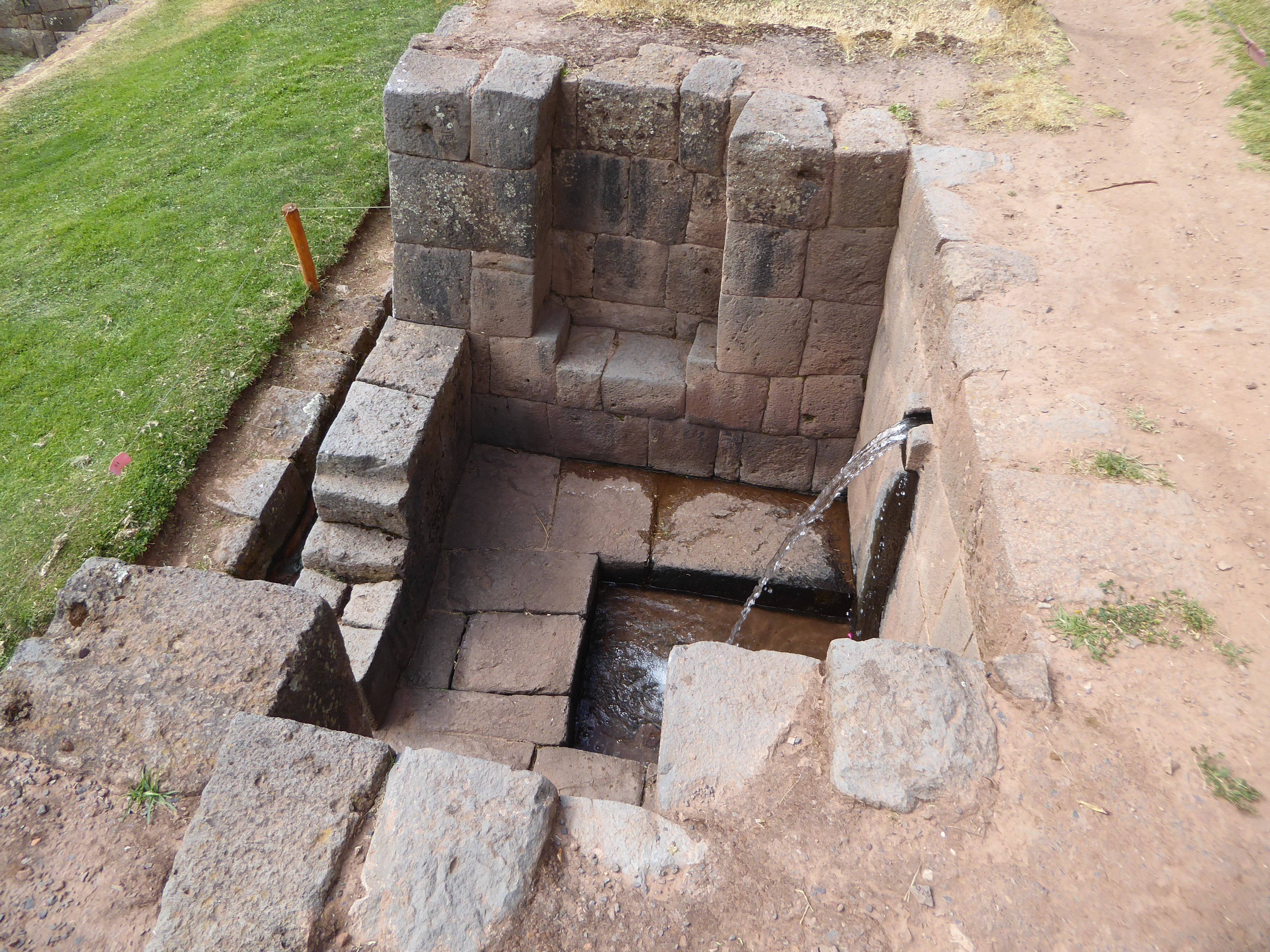 Top of the set: it's the ceremonial fountain consolidating the waters of eight conduits.