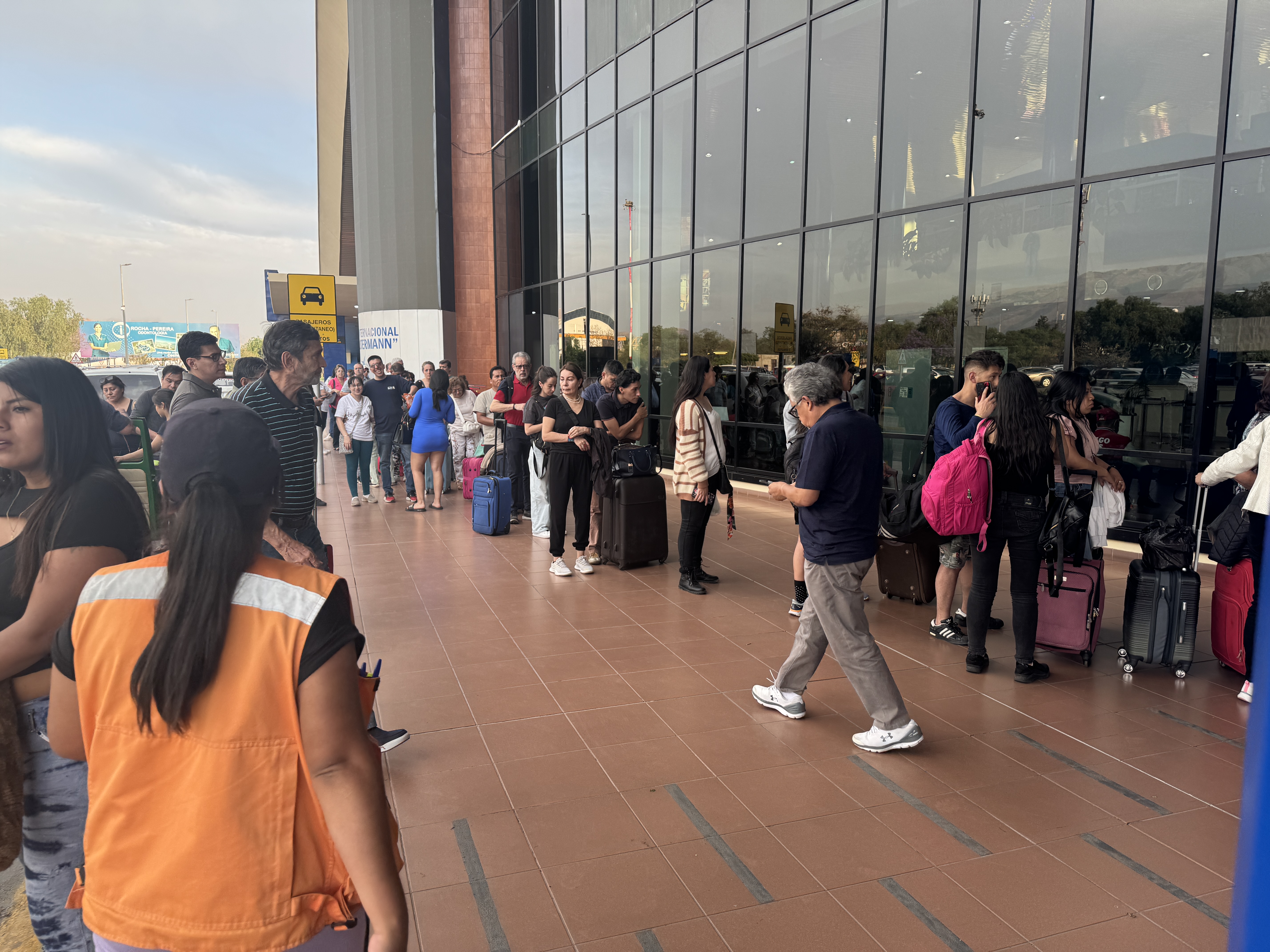 And what's this?  It's people checking in with Boliviana de Aviación, the national carrier.  You remember its predecessor, Lloyd Aereo Boliv