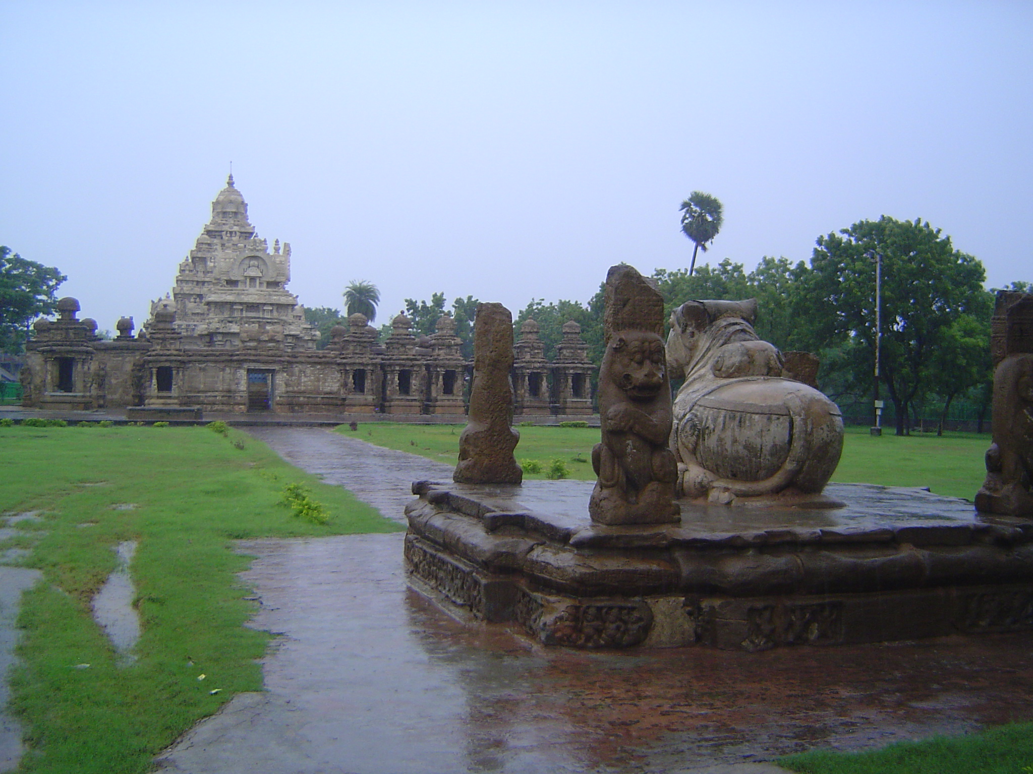The bull parked just to the east of the temple is Nandi, Shiva's vehicle, so this is a Shiva temple. Nothing could be commoner than another