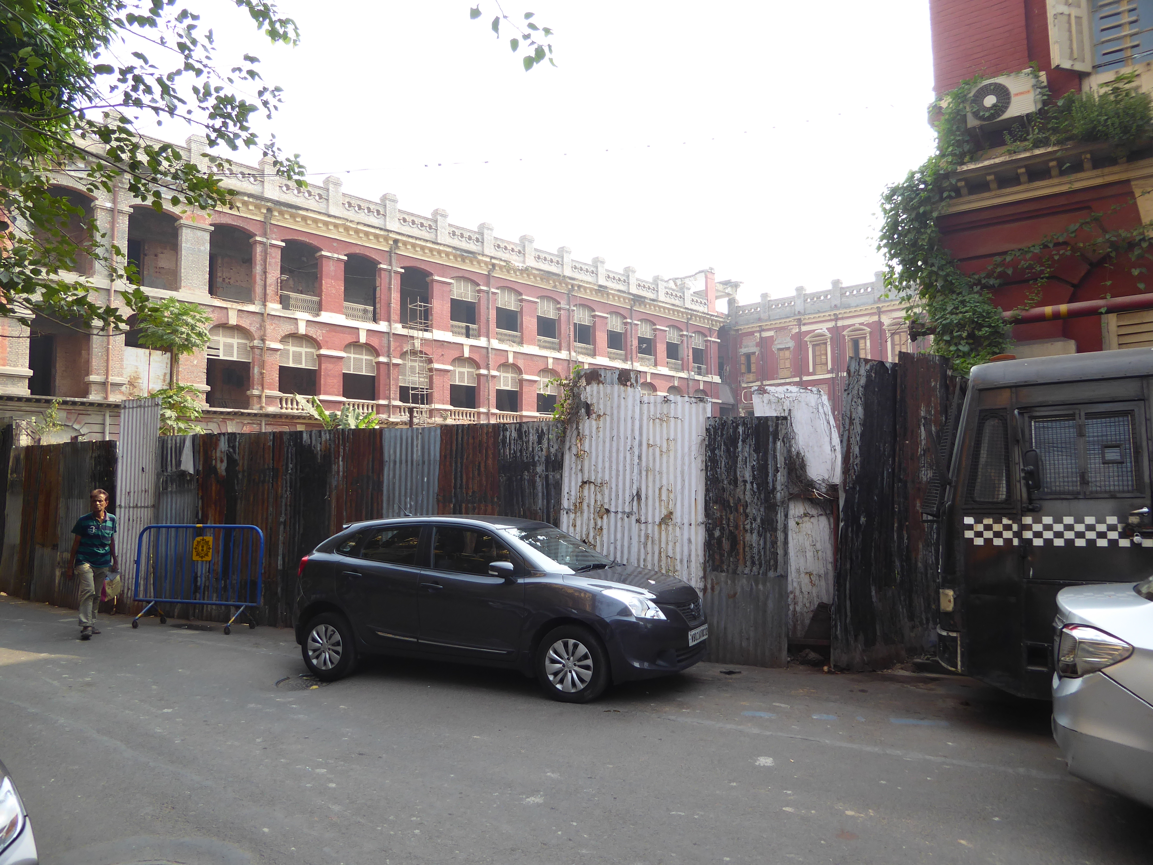 Maybe there's a better sense of Indian chaos here at the rear of the building.