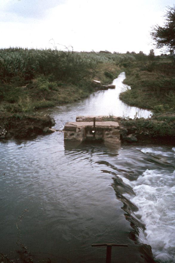 The Ghod Project, east of Pune on a left-bank tributary of the Bhima. A Maharashtra committee in 1981 found that half the nominally irrigate