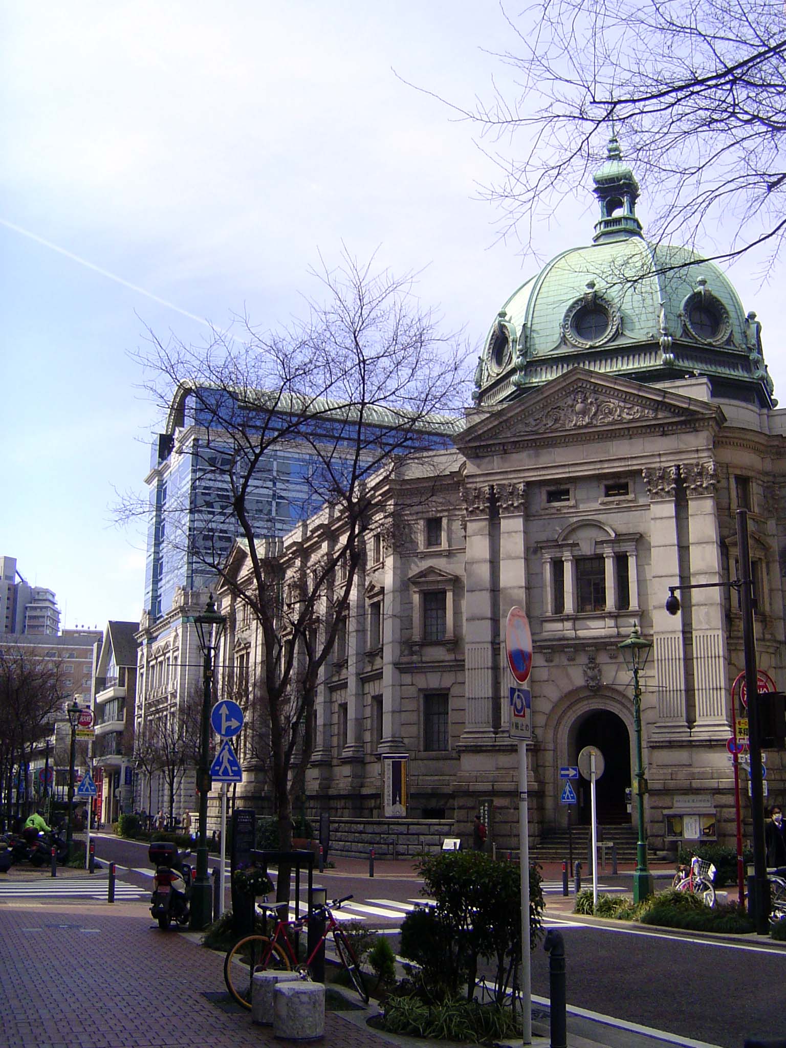 Just to the south there's the old Yokohama Specie Bank of 1904, its dome destroyed in the great earthquake of 1923 and restored more than 40