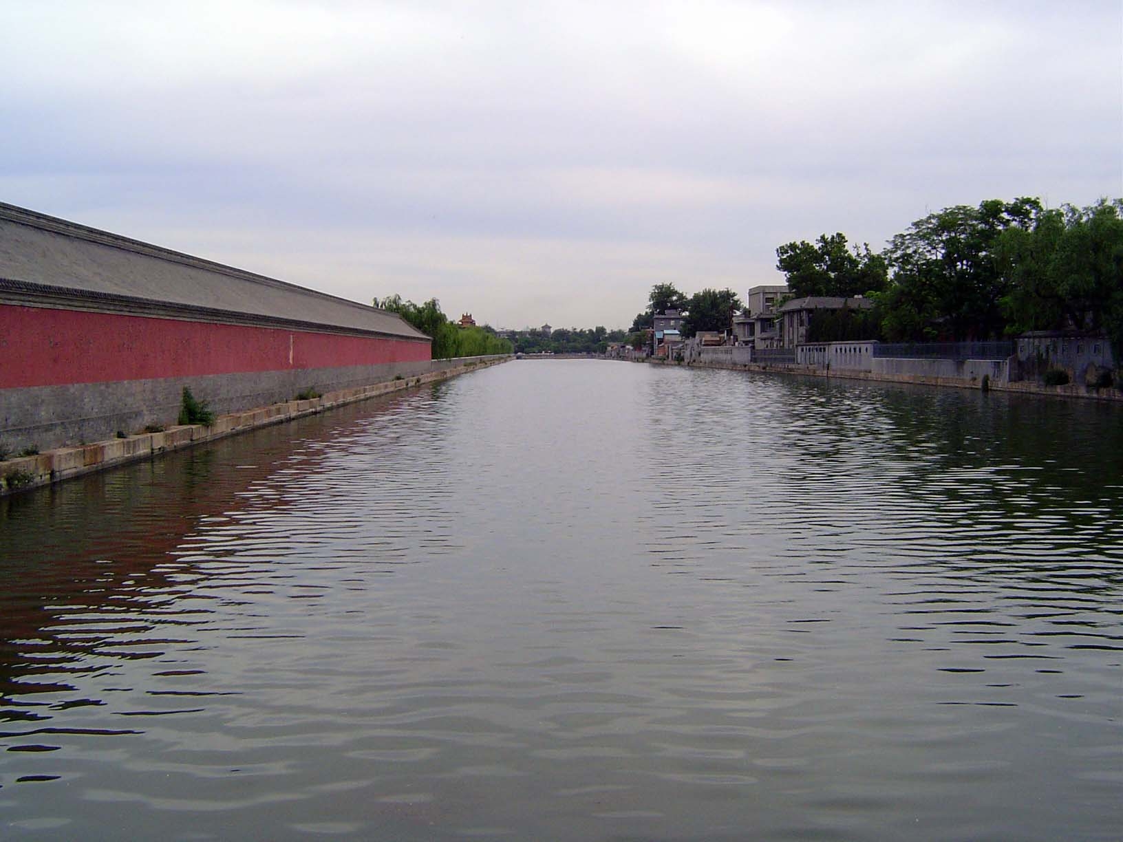 The next major gate is the Meridian Gate Wumen, which leads into the Forbidden City, but it was under scaffolding when these pictures were t