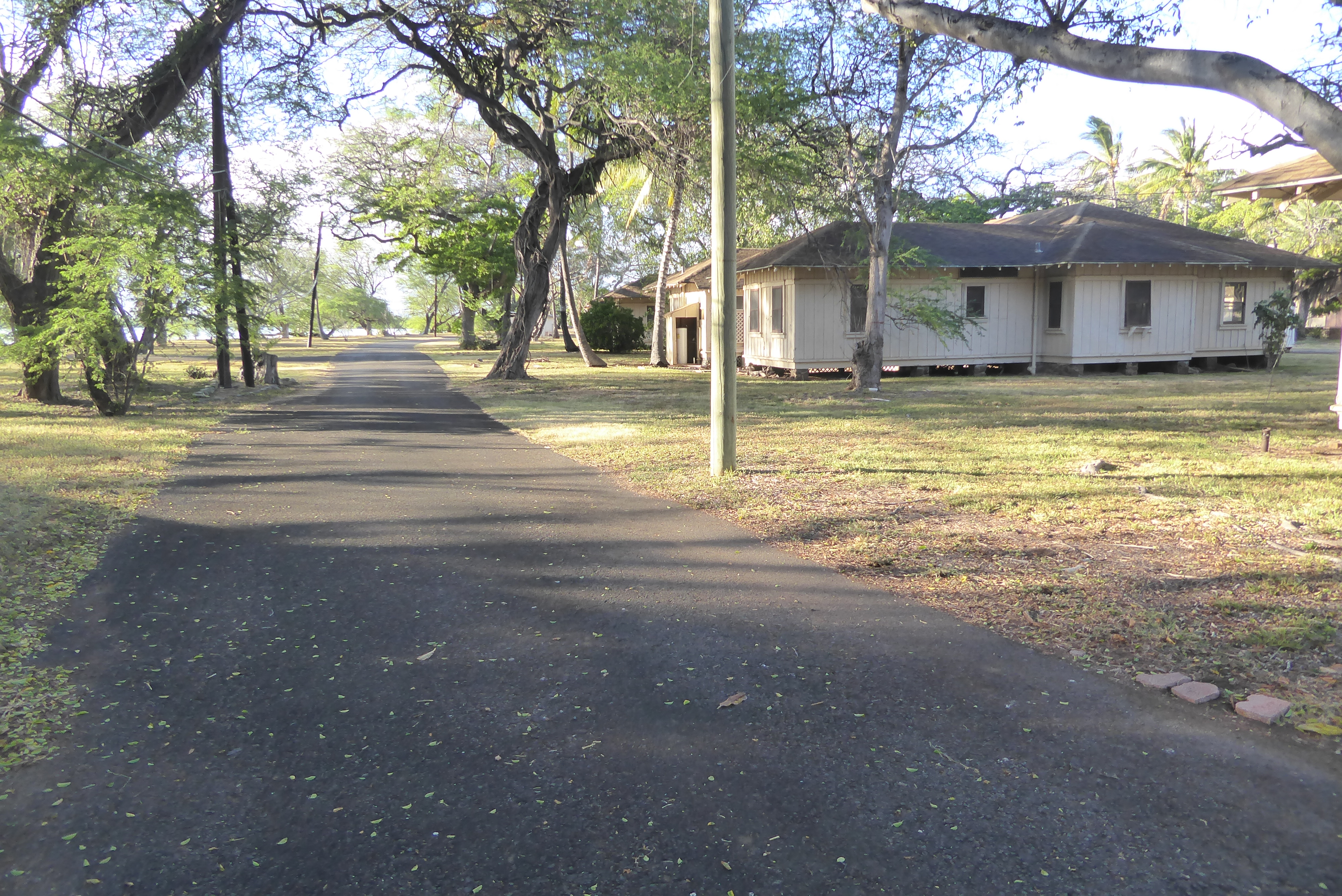 We just jumped to the other side of Hickam, so we're in Fort Kamehameha. Yes, that's the ocean.
