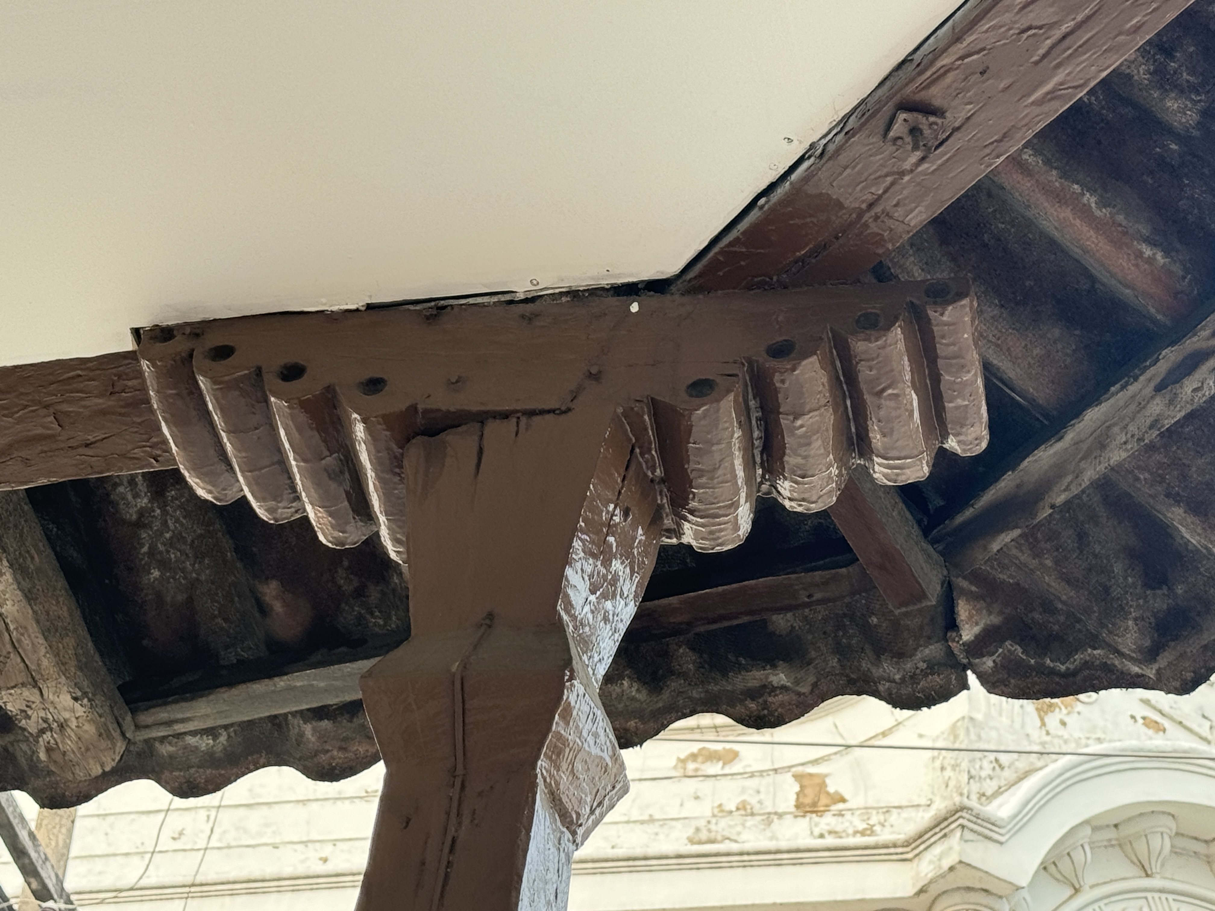 Architect?  I doubt it.  Craftsman?  Sure, I bet indigenous.