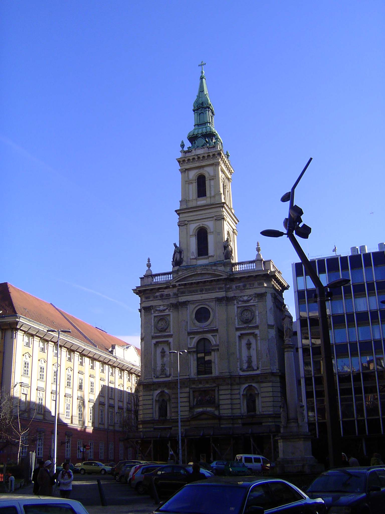 Well, this picture doesn't answer the question, but it sets the scene, because there are several innovative buildings on this, Szervita Squa