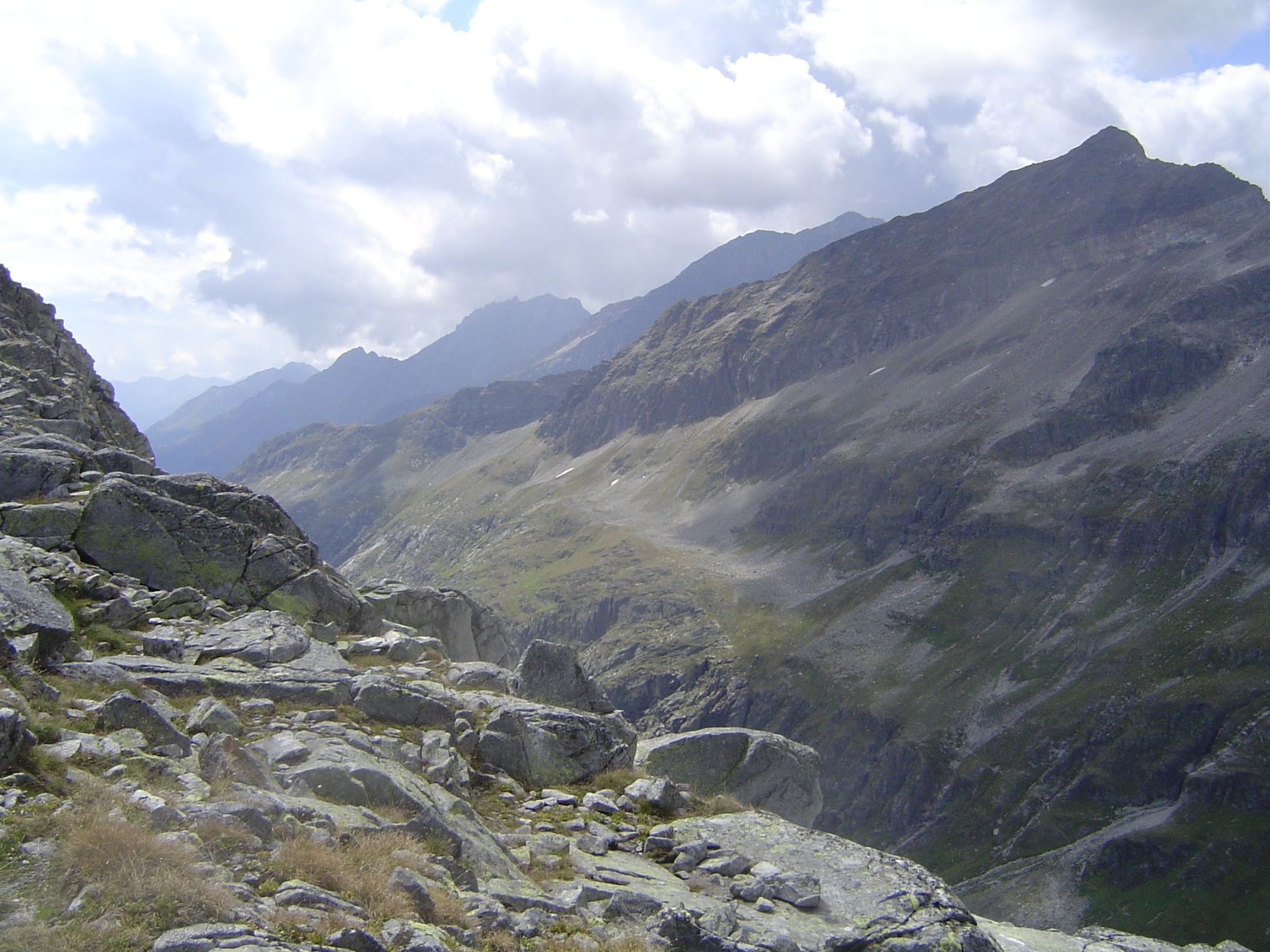 Looking down into the south-draining Dorfer Tal.