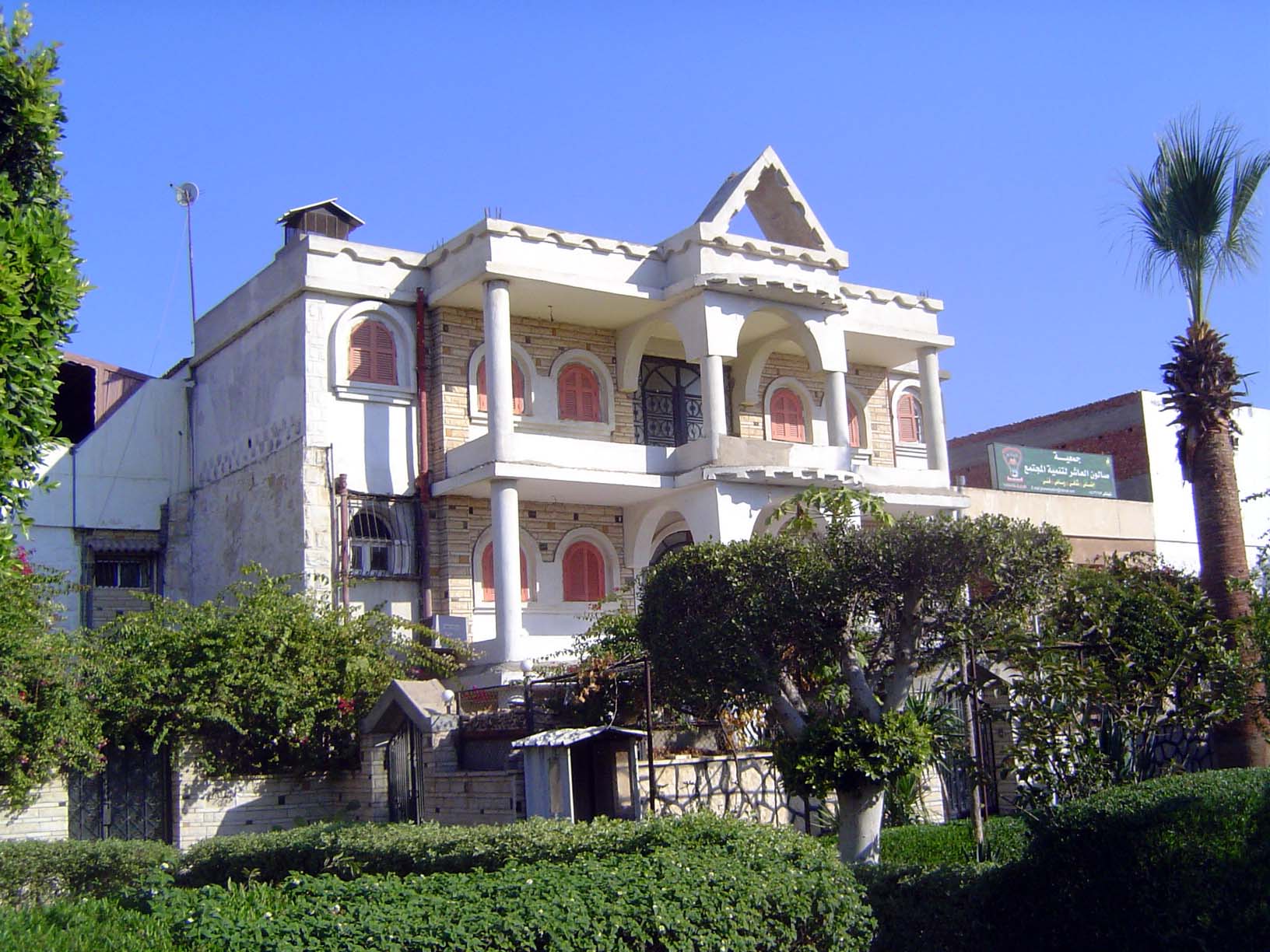 Across the Middle East, architectural ornamentation is an esthetic plague.