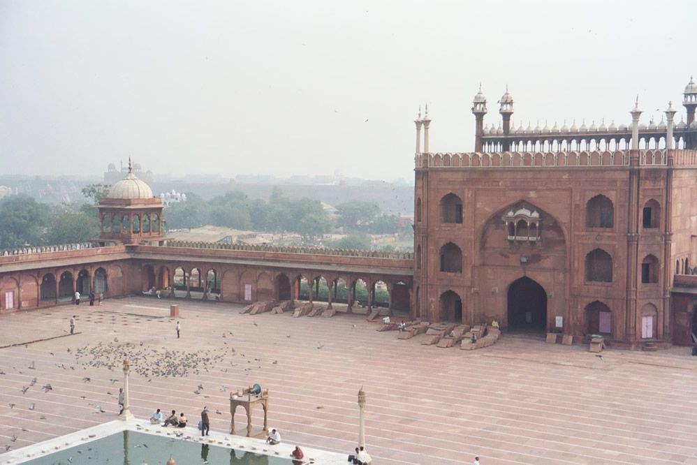 The square from the base of that partner. In the middle is a basin, the hauz; in front of it is a platform, the dikka, atop which a second p