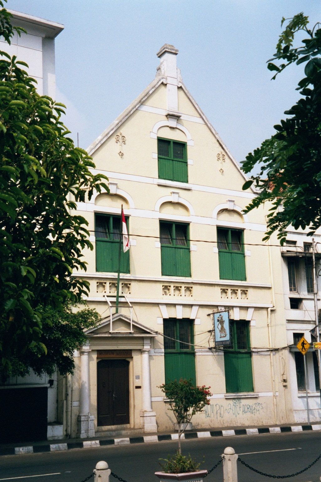 A few of the buildings have characteristically Dutch gables.