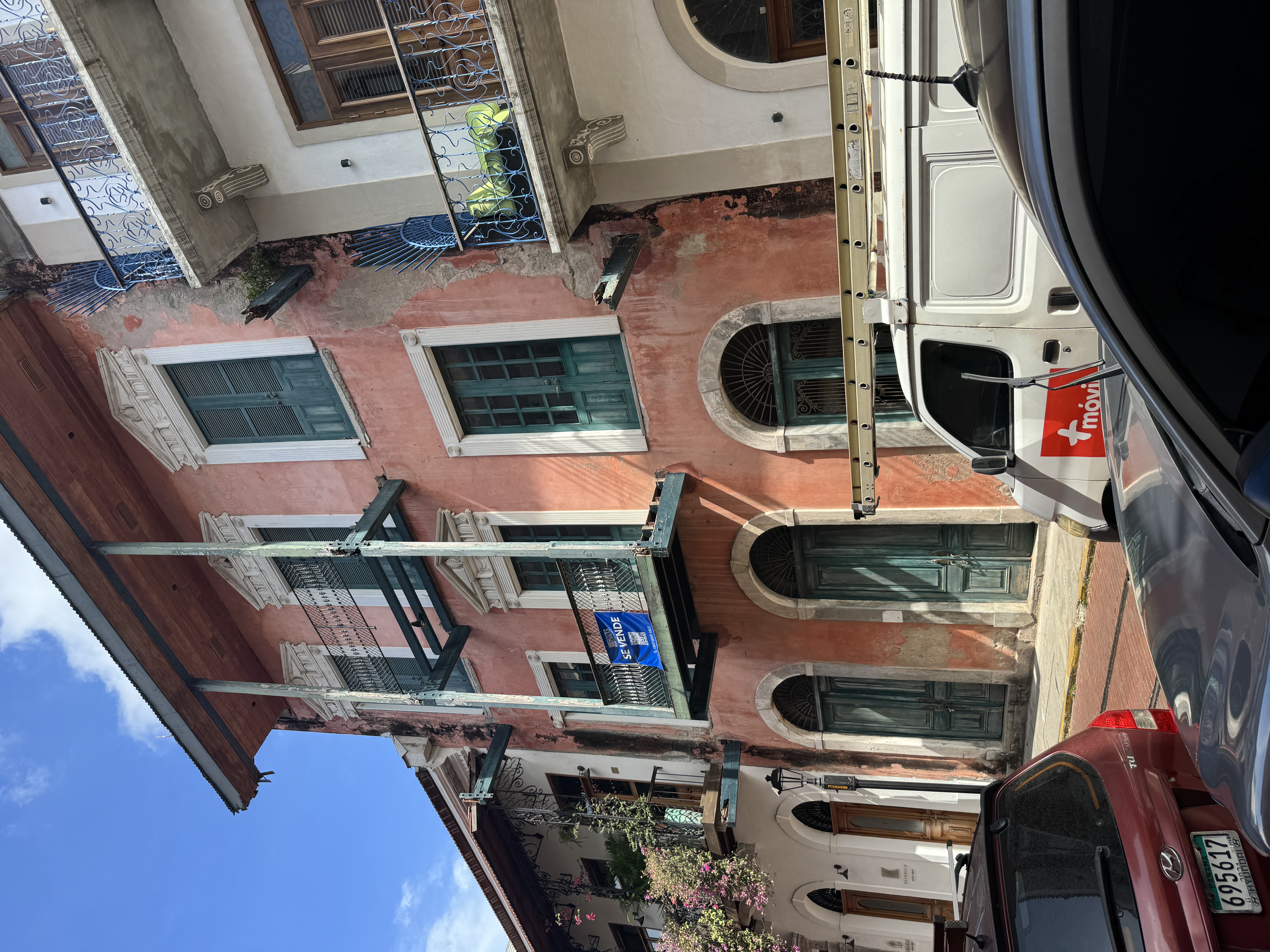Lots of buildings have been handsomely renovated. A doctor passing through from Chicago in 1900 noticed that "the external tints of the buil