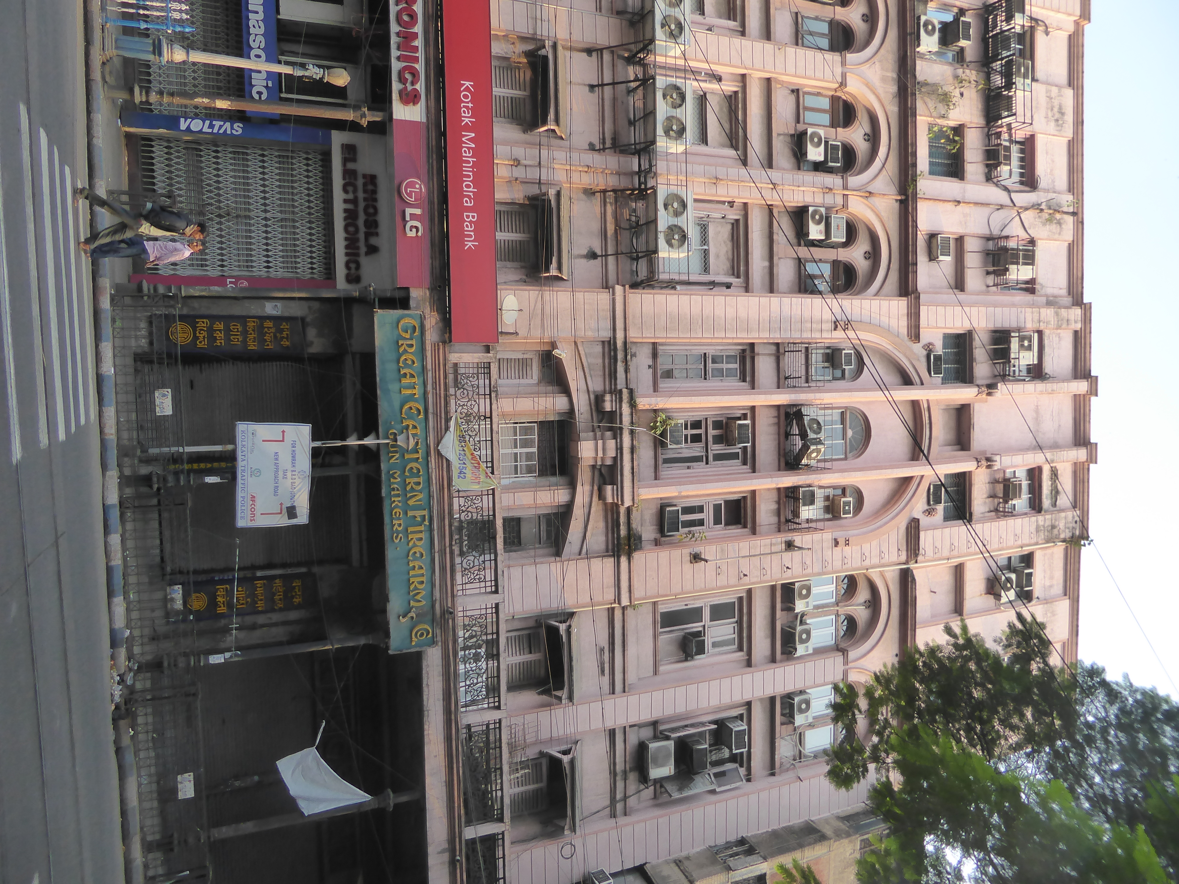The pink building is, for some reason, called Tobacco House. When did the split-unit air conditioners arrive? Good question: probably in the