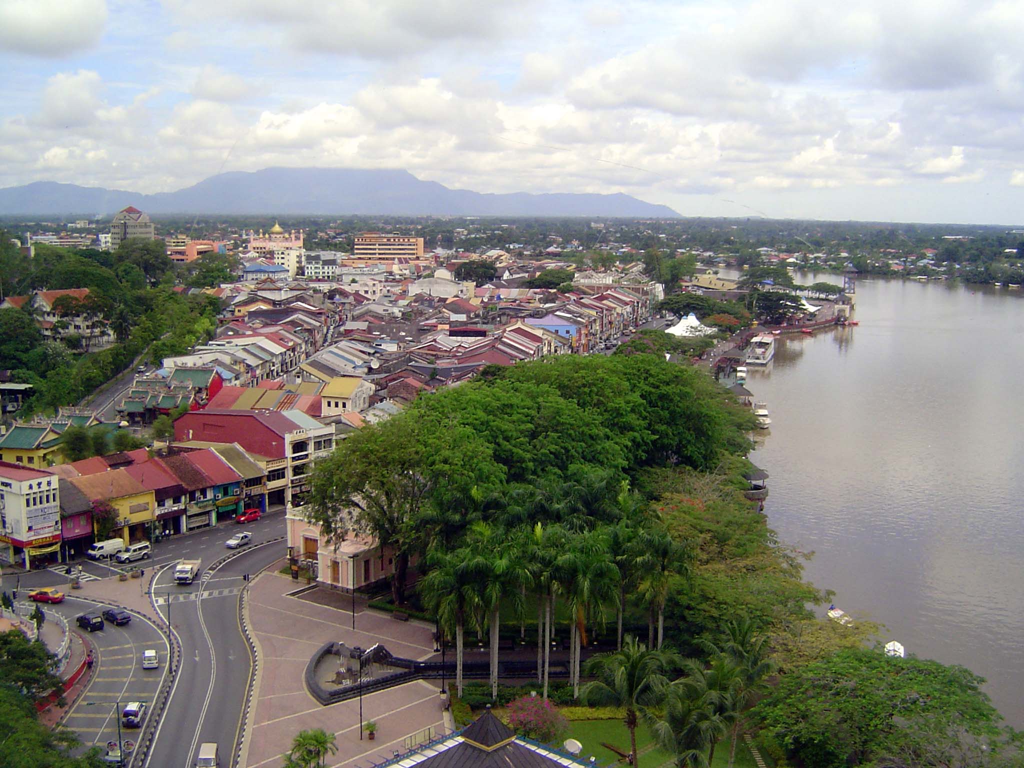 Kuching has spread out for miles, but its core, the triangular main bazaar seen clearly here, remains fundamentally unchanged from the form