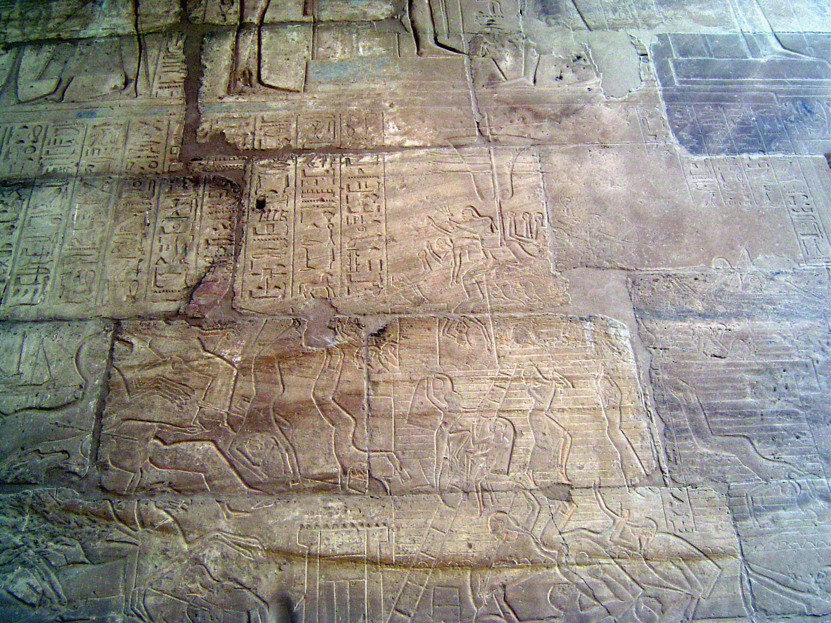 Soldiers use ladders to attack the Hittite fort at Dapur, a location not precisely identified but likely in modern Syria, Lebanon, or Israel