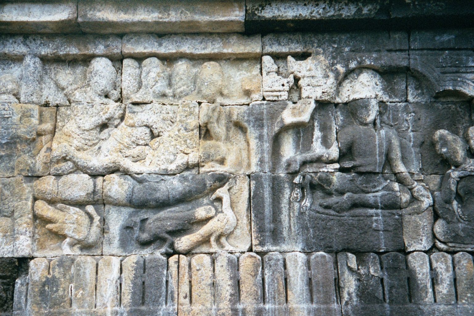 The gods descend to congratulate the prince but most importantly to ask him when he will begin to seek enlightenment.