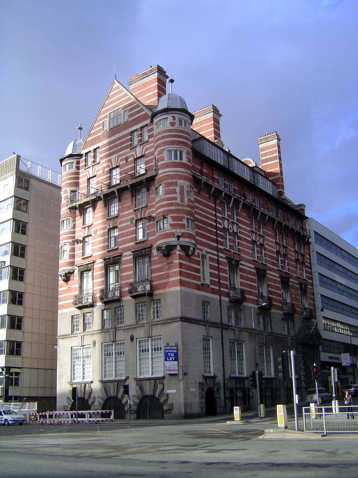 Set back across the busy Strand from those three waterfront buildings is the former headquarters of the White Star Line, completed in 1898.