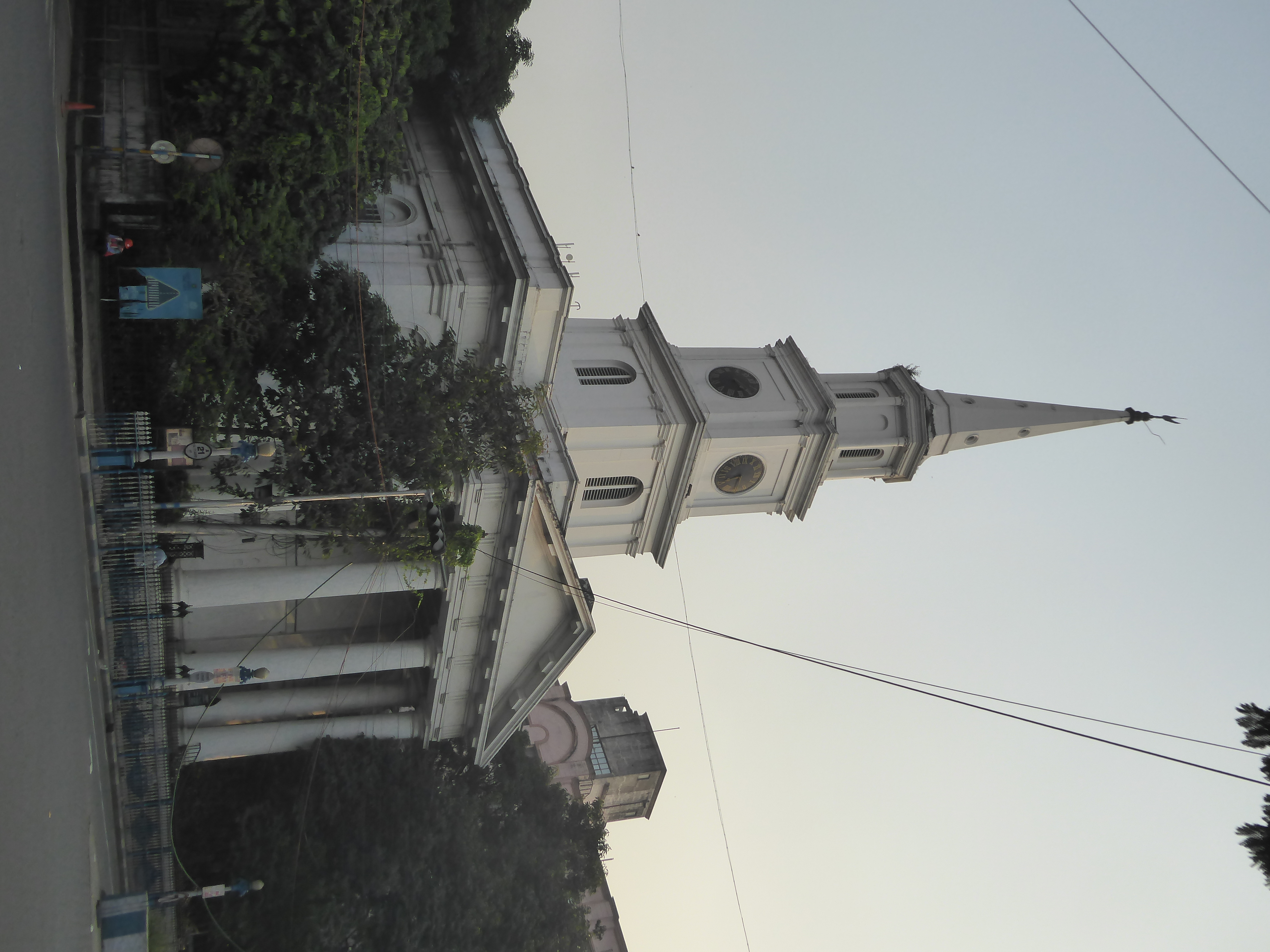 Spin 180 degrees and you see St. Andrews, the Scottish Kirk from 1818. It's based, like so many others, including St. Andrew's in Madras, on