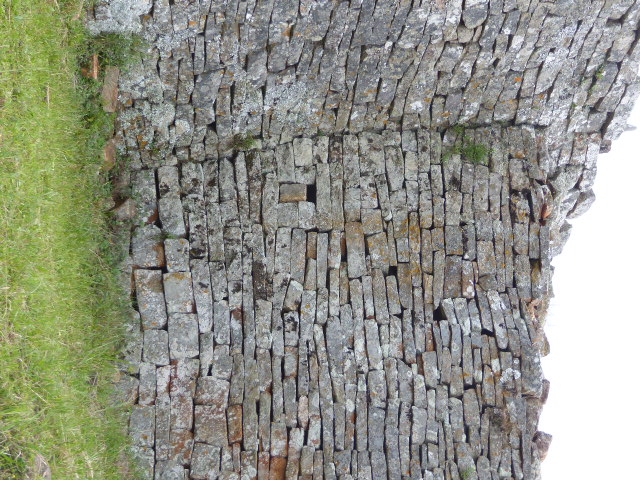 Inside the doorways there's a good example of how walls at Great Zimbabwe were never bonded but simply butted into one another.