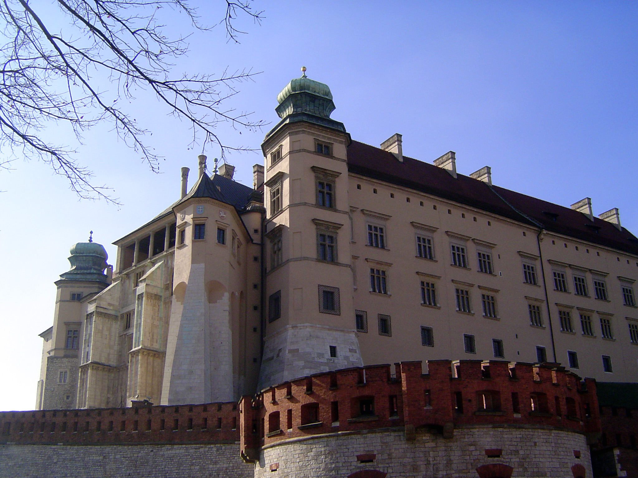 The palace from below. It's none too cozy, but then there were lots of ermine robes and roaring fireplaces.