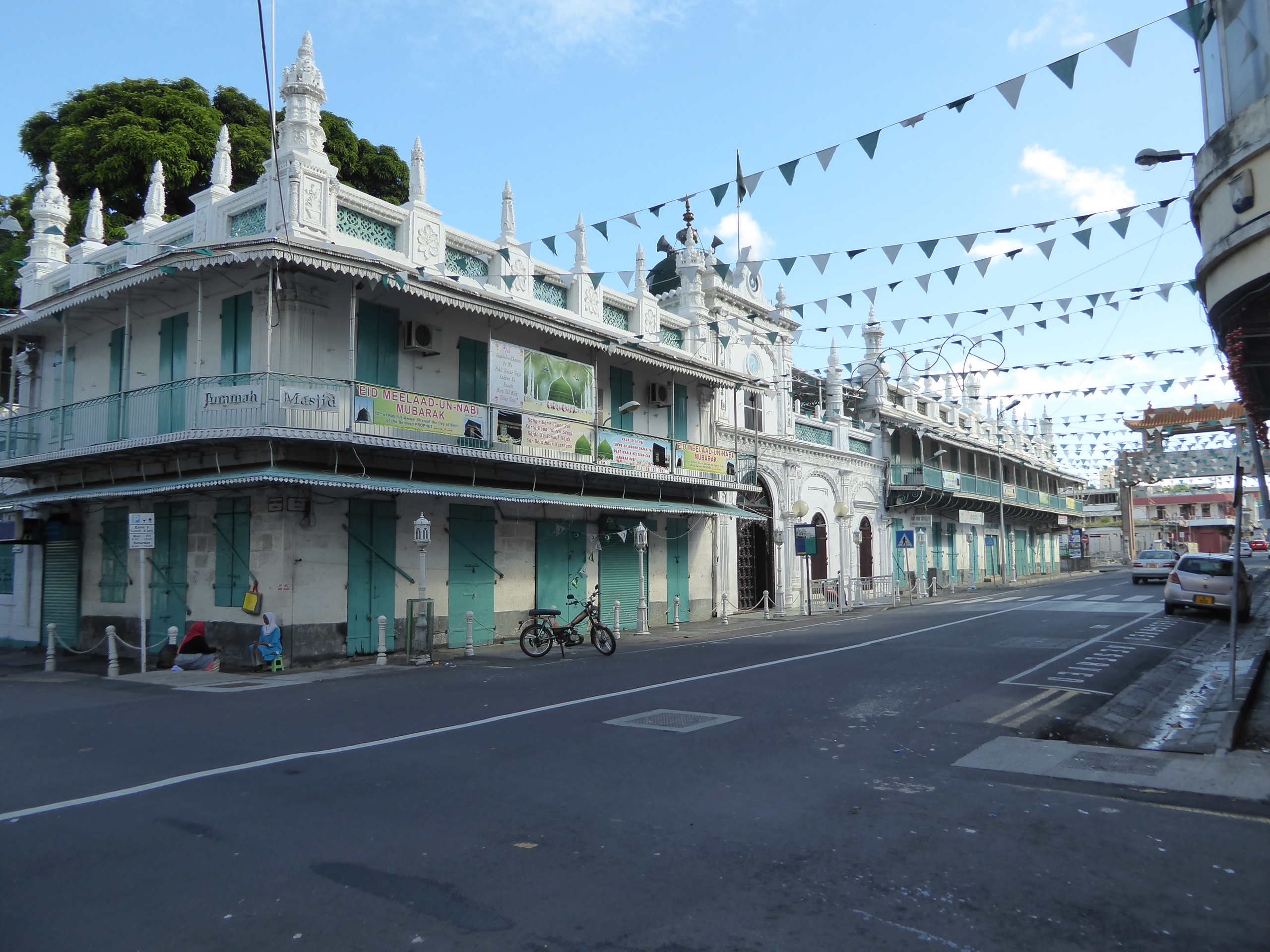 Muslim traders were very important by the mid-19th century. For them, the Jummah Mosque, shown here, was built smack in the city's commercia