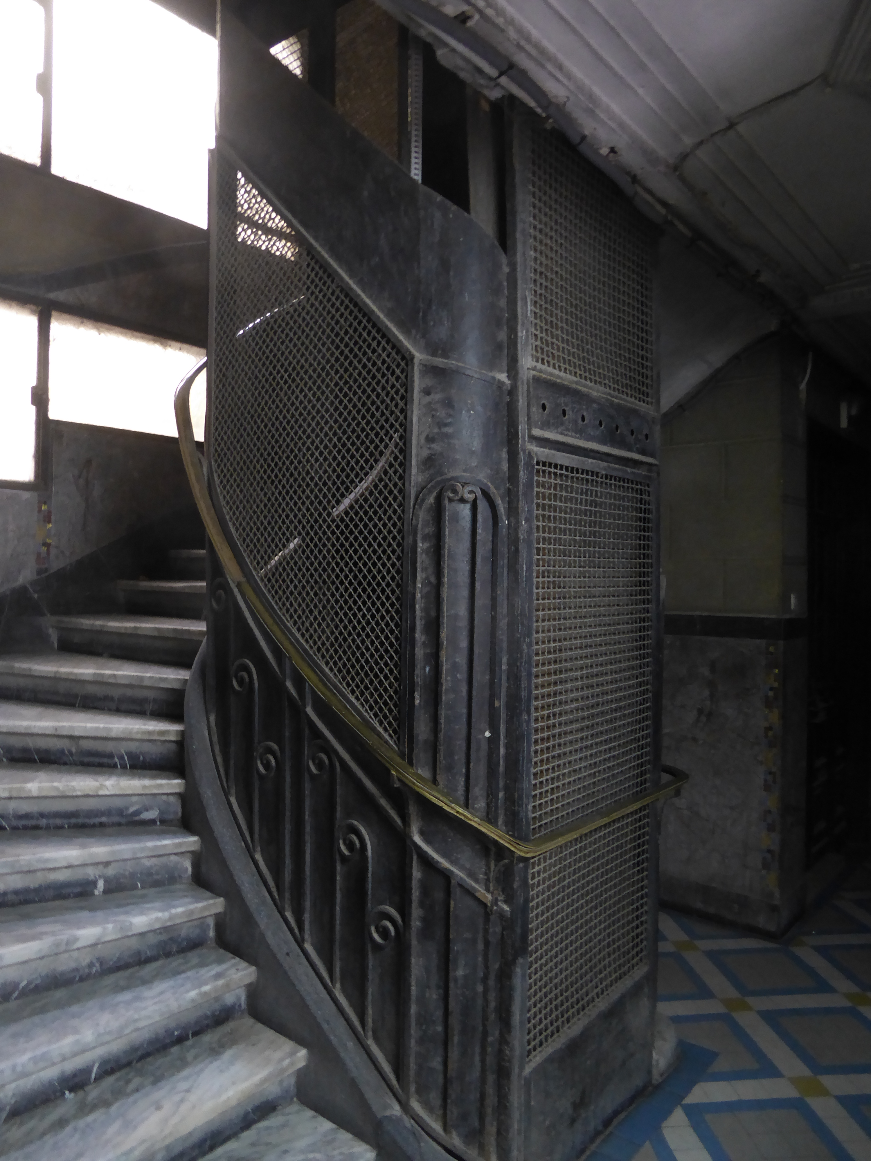 Even the elevator cage had a bit of flair.